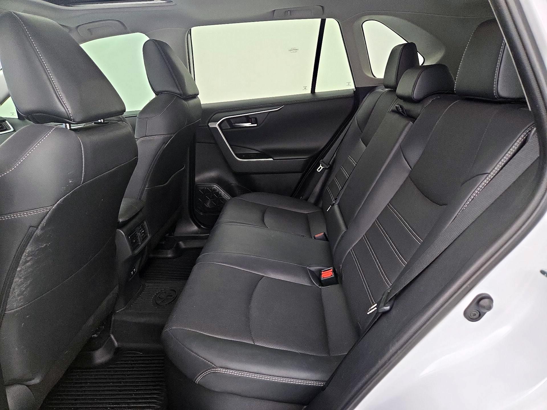 Thumbnail: 2019 Toyota RAV4 - 20