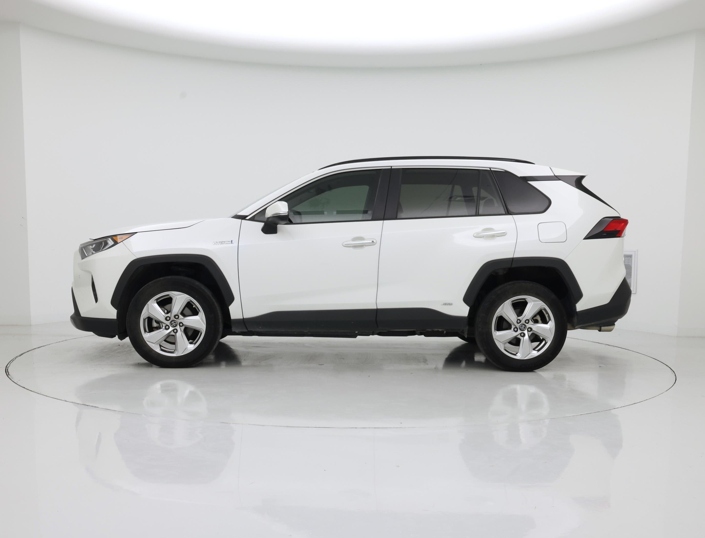 Thumbnail: 2019 Toyota RAV4 - 3