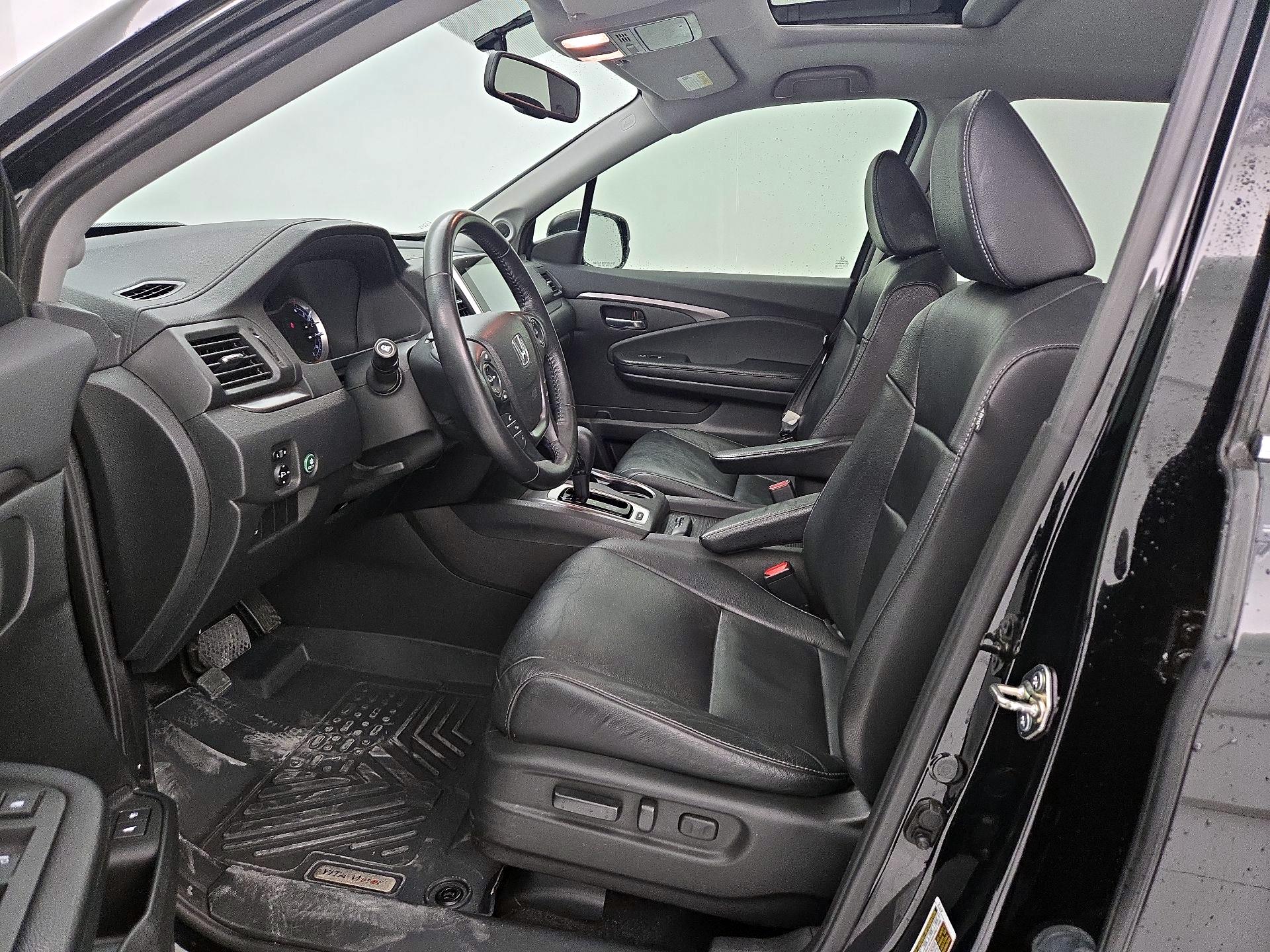 Thumbnail: 2017 Honda Pilot - 11