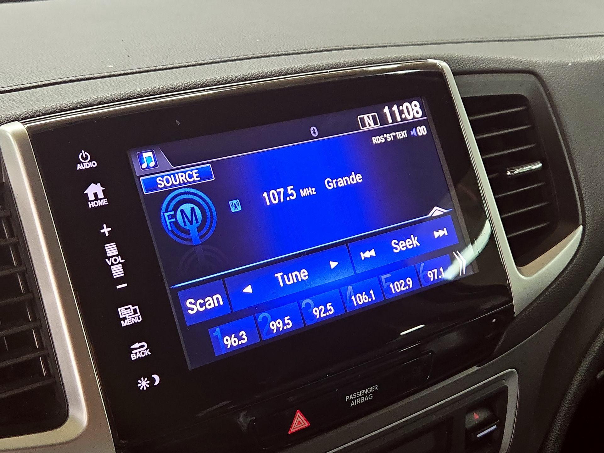 Thumbnail: 2017 Honda Pilot - 15