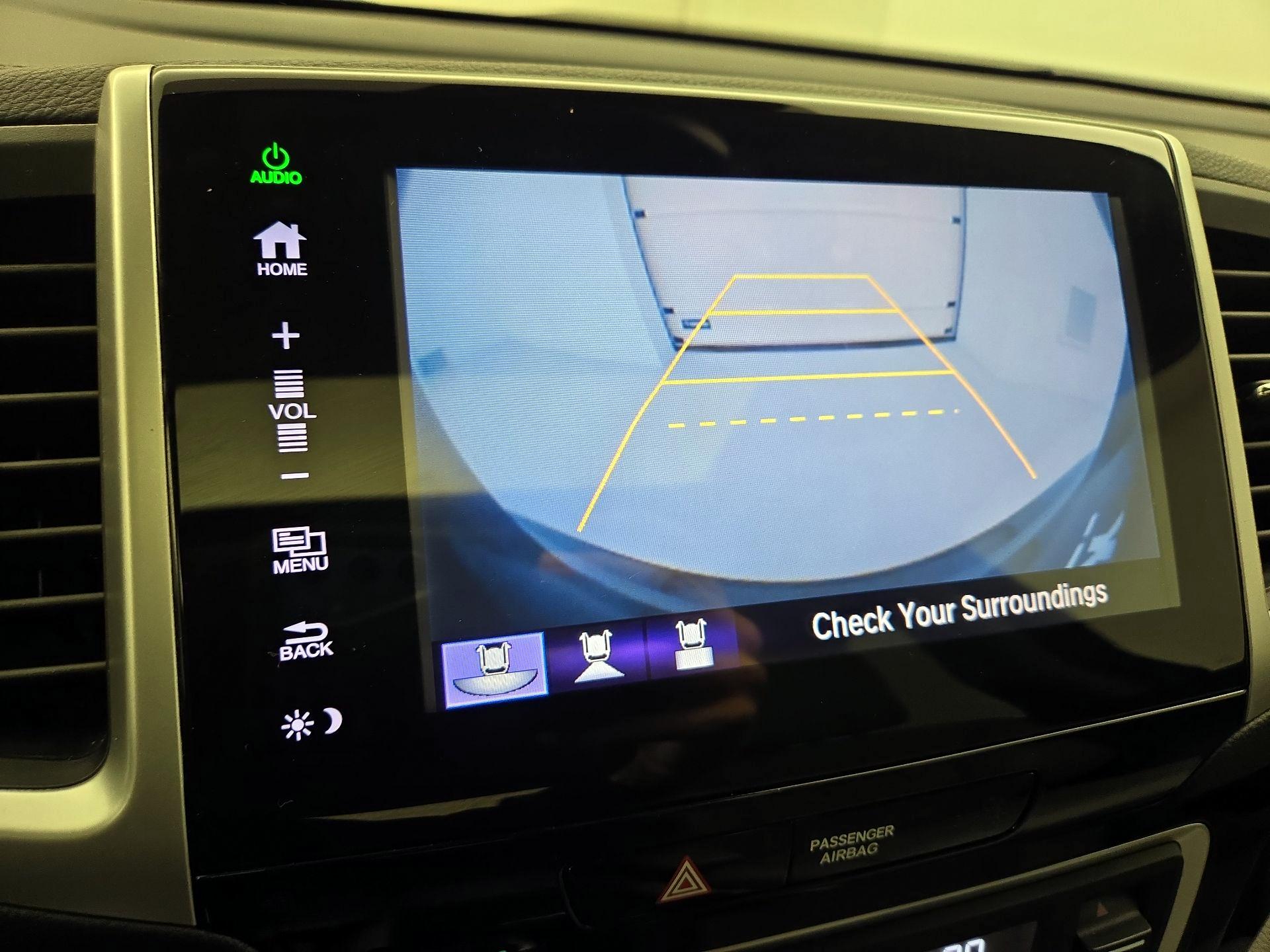 Thumbnail: 2016 Honda Pilot - 14