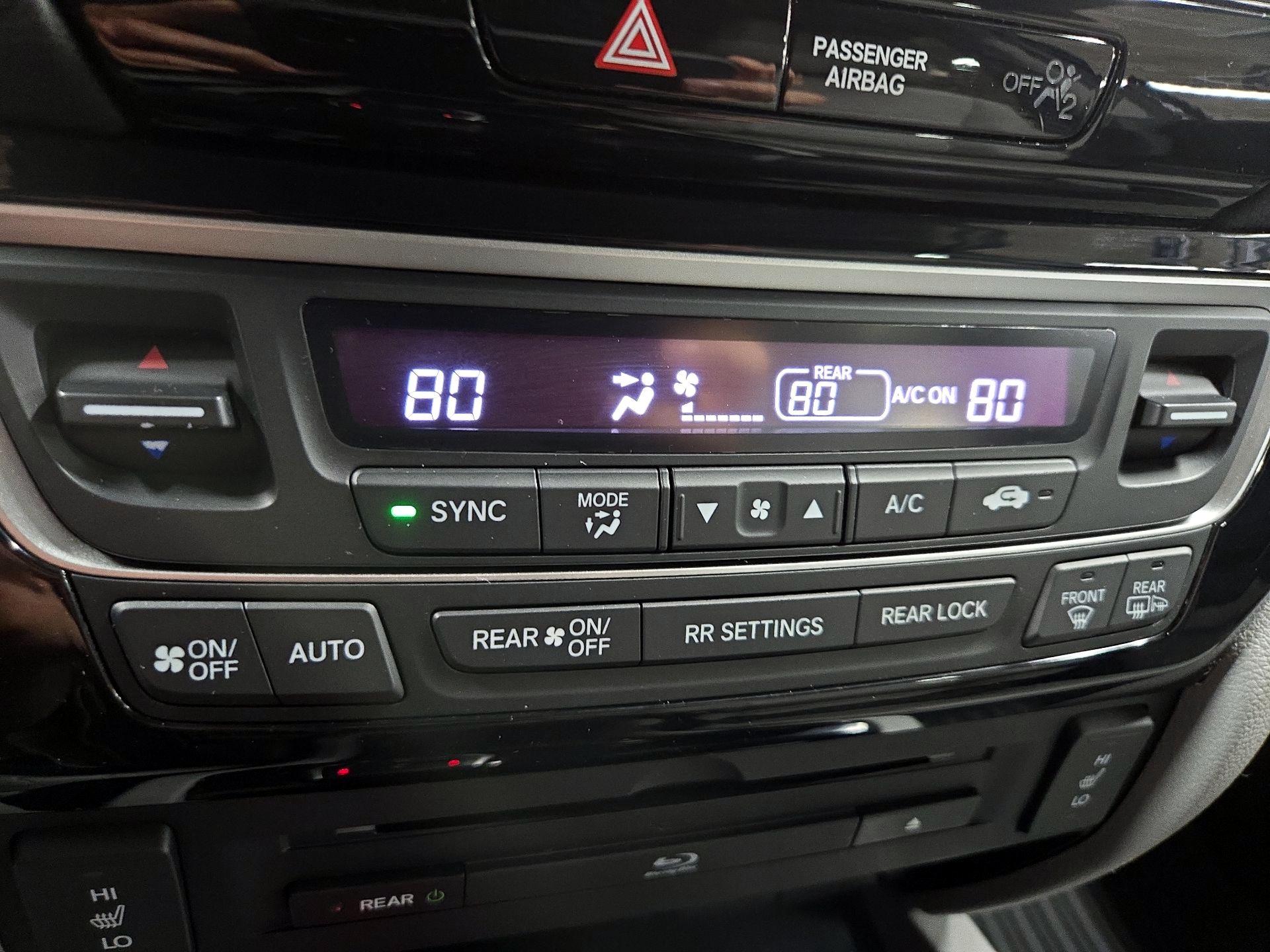 Thumbnail: 2016 Honda Pilot - 16