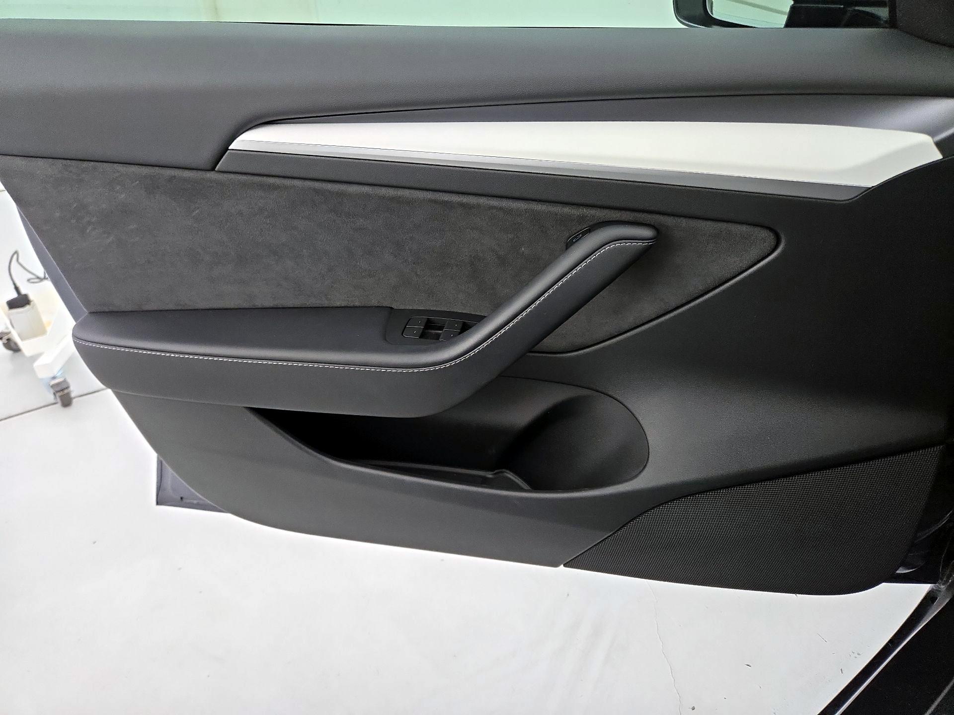 Thumbnail: 2023 Tesla Model 3 - 12