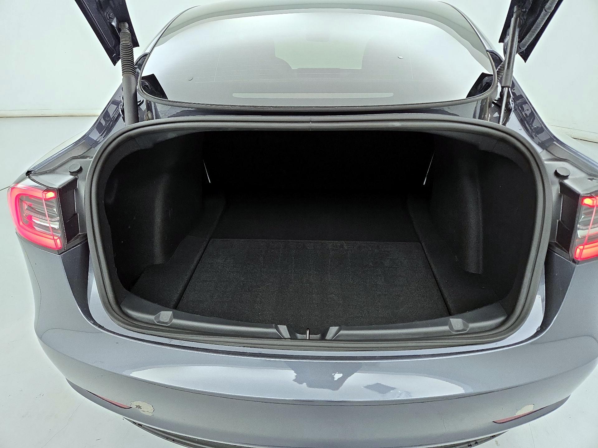 Thumbnail: 2023 Tesla Model 3 - 19