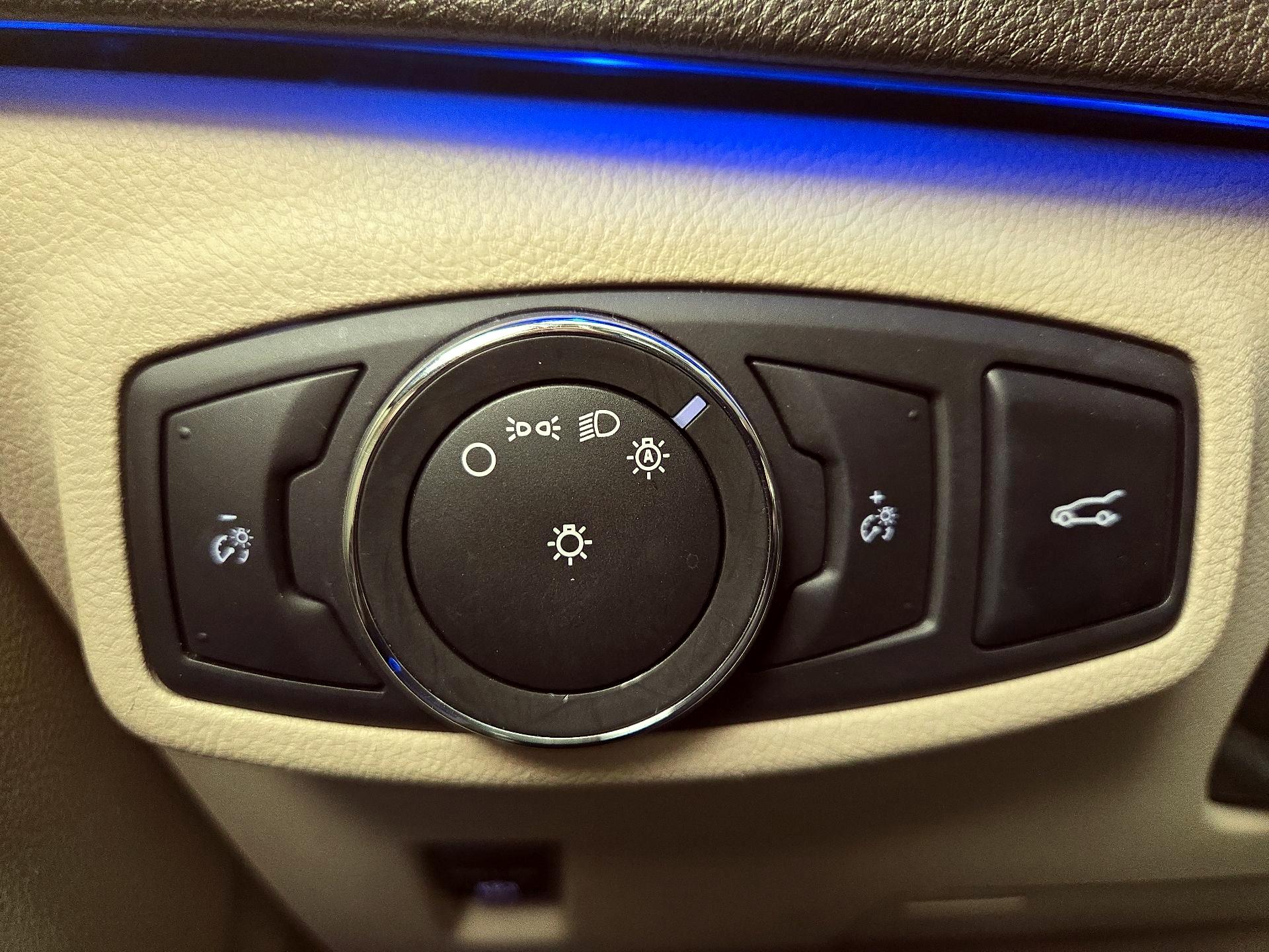 Thumbnail: 2017 Lincoln MKC - 13