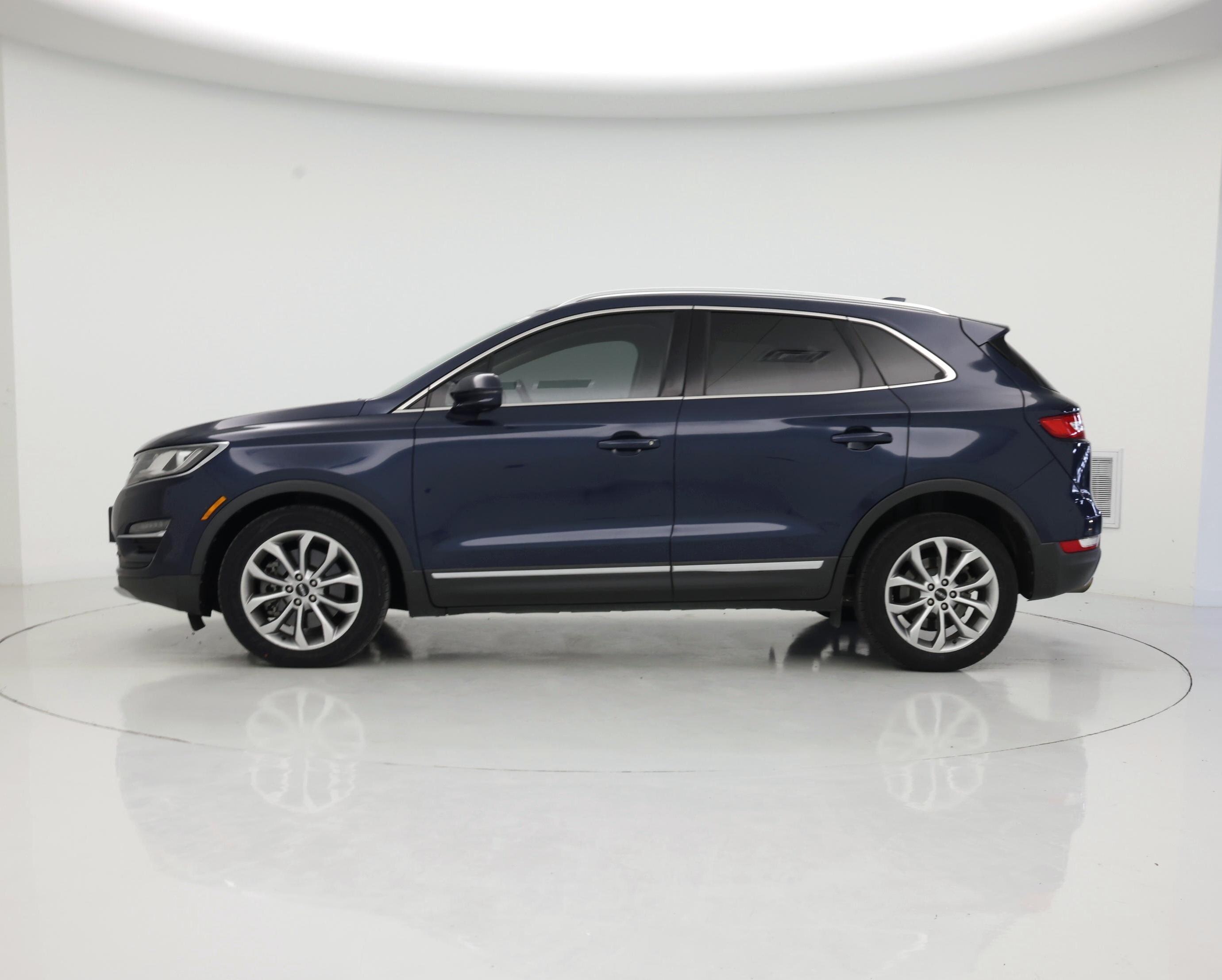 Thumbnail: 2017 Lincoln MKC - 3