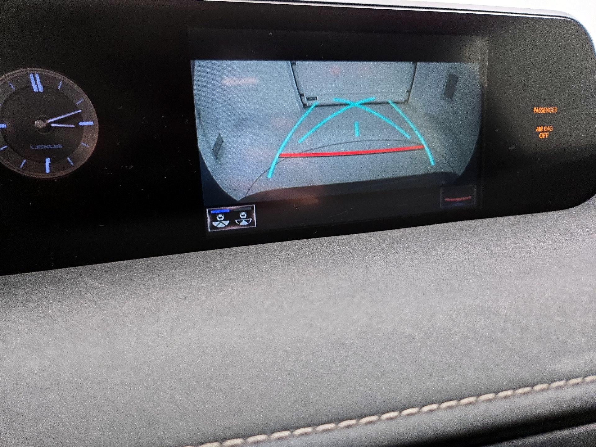 Thumbnail: 2022 Lexus UX - 13