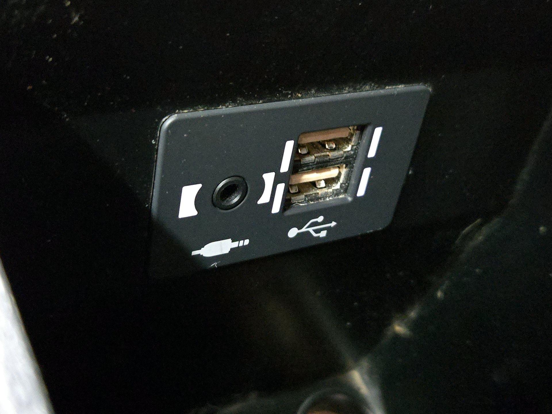 Thumbnail: 2022 Lexus UX - 17