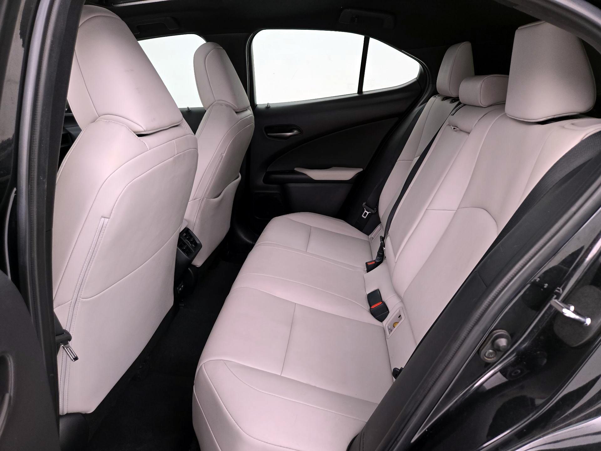 Thumbnail: 2022 Lexus UX - 19