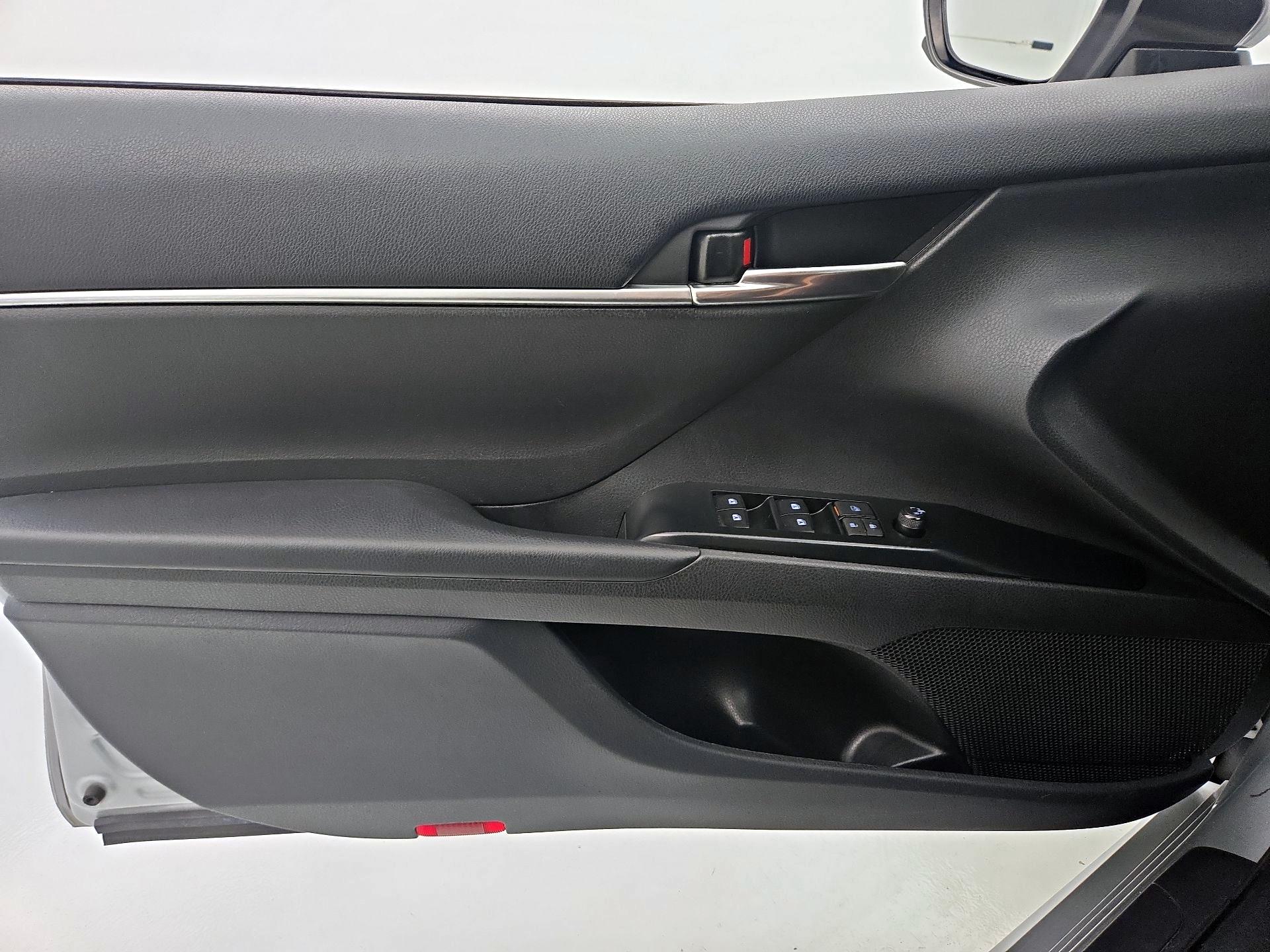 Thumbnail: 2020 Toyota Camry - 12