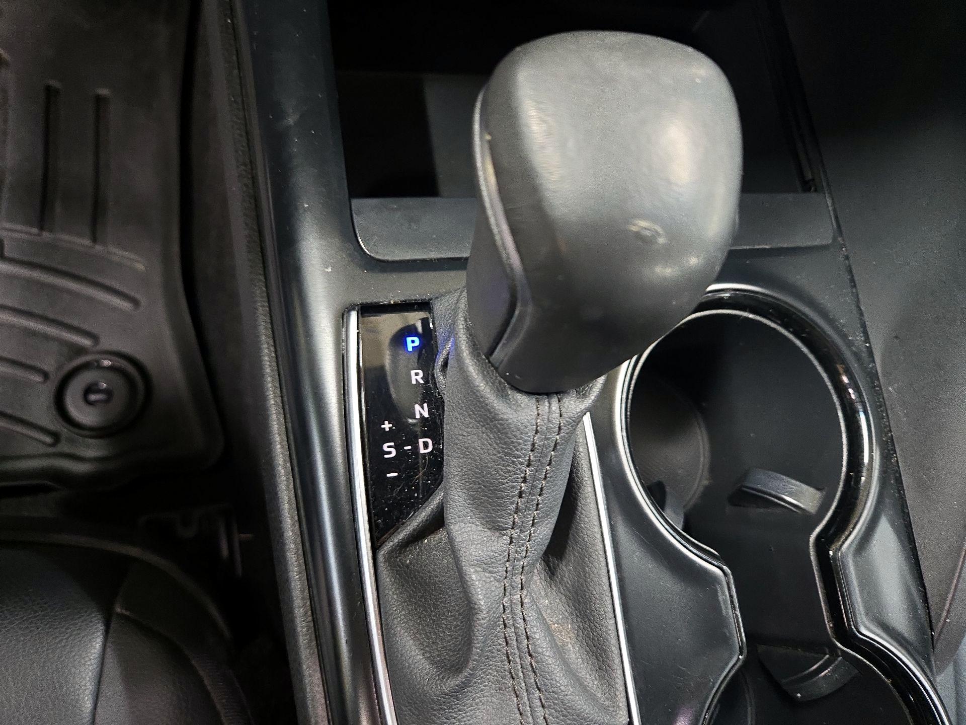 Thumbnail: 2020 Toyota Camry - 17