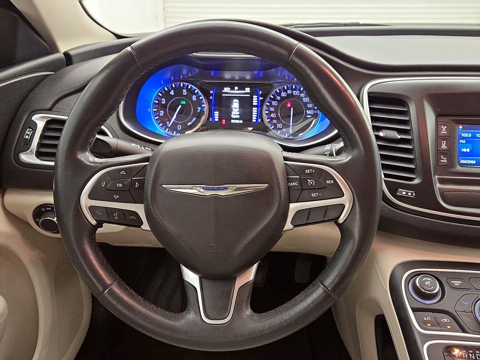 Thumbnail: 2016 Chrysler 200 - 10