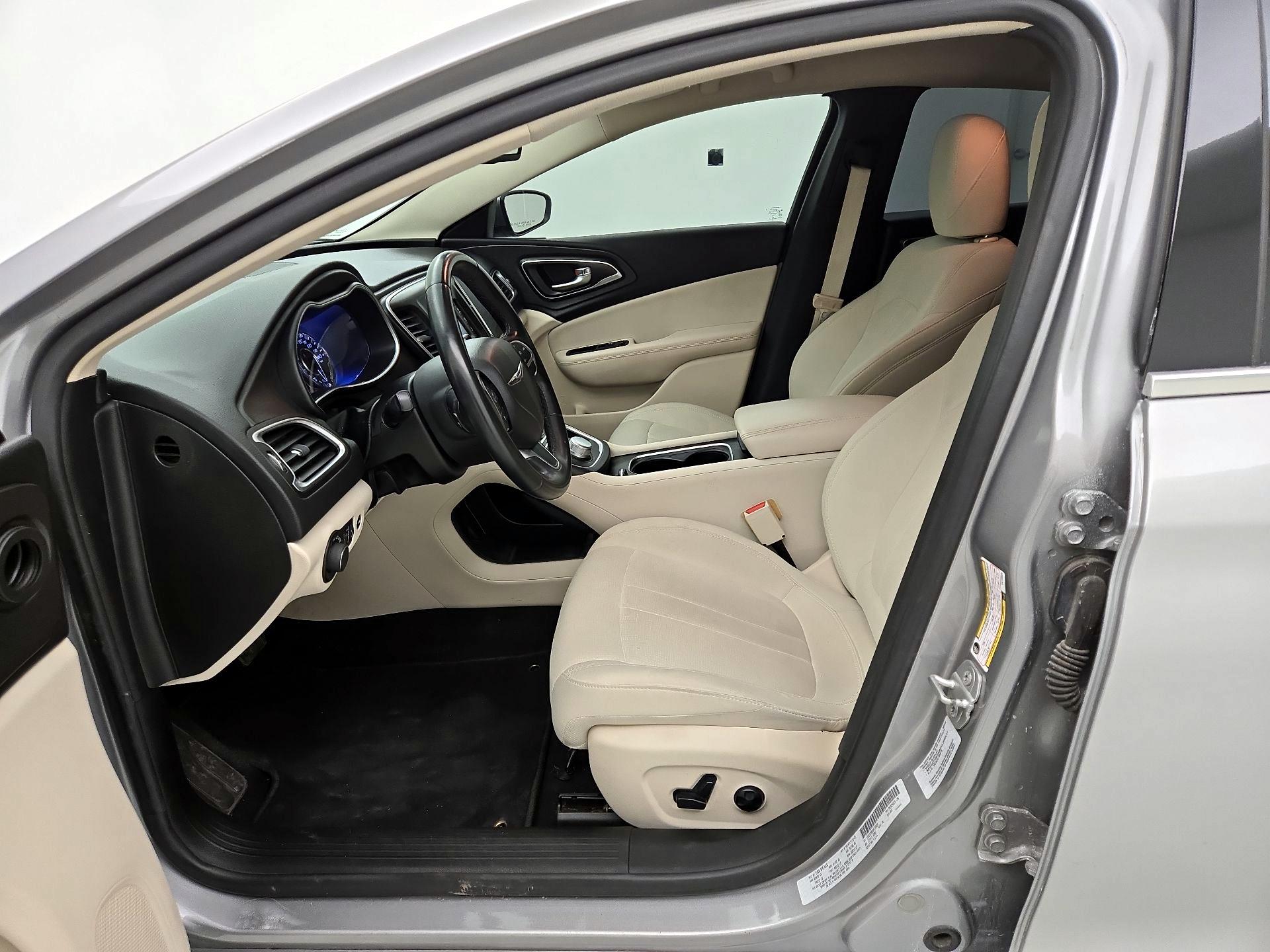 Thumbnail: 2016 Chrysler 200 - 11