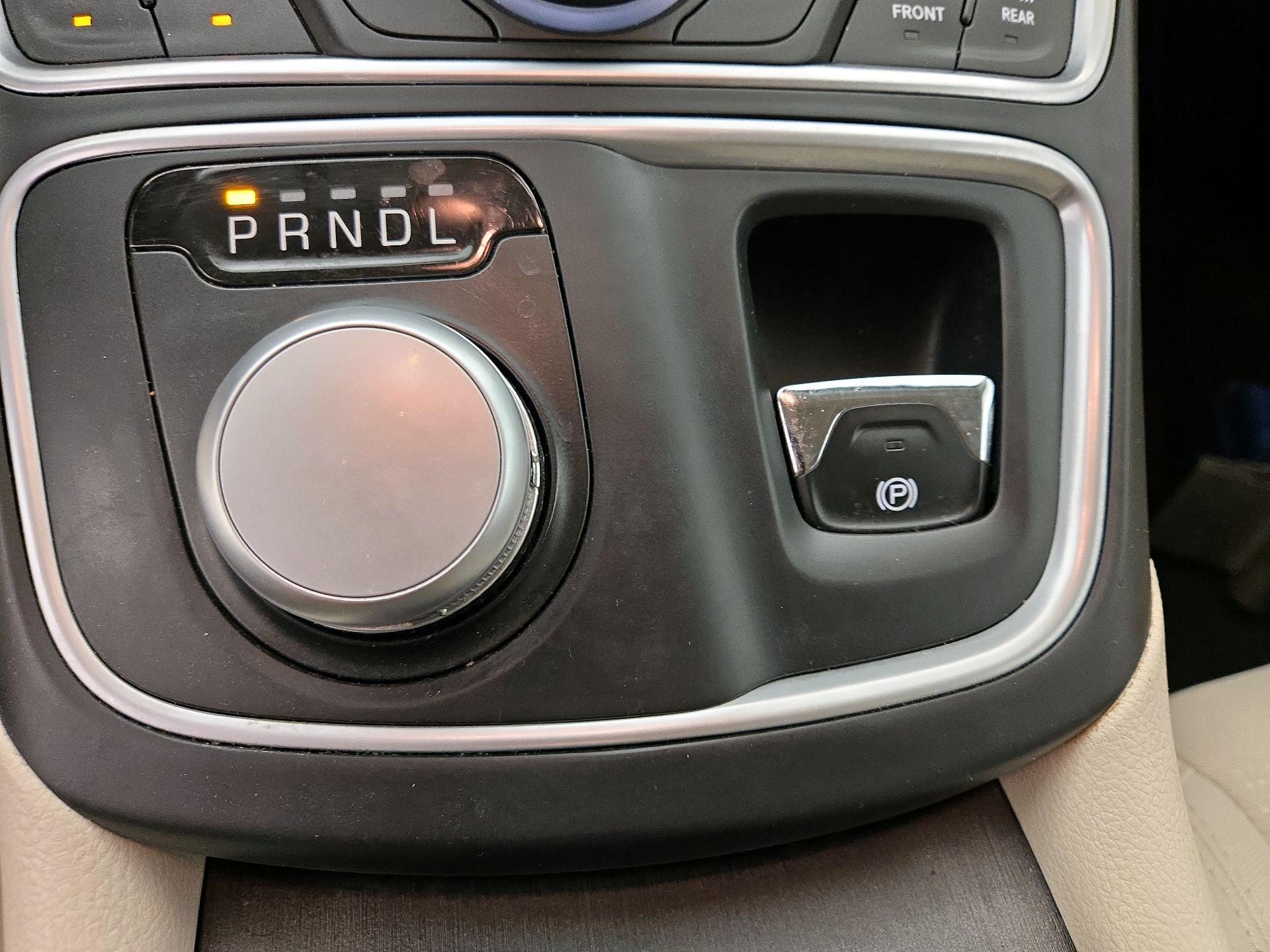 Thumbnail: 2016 Chrysler 200 - 17