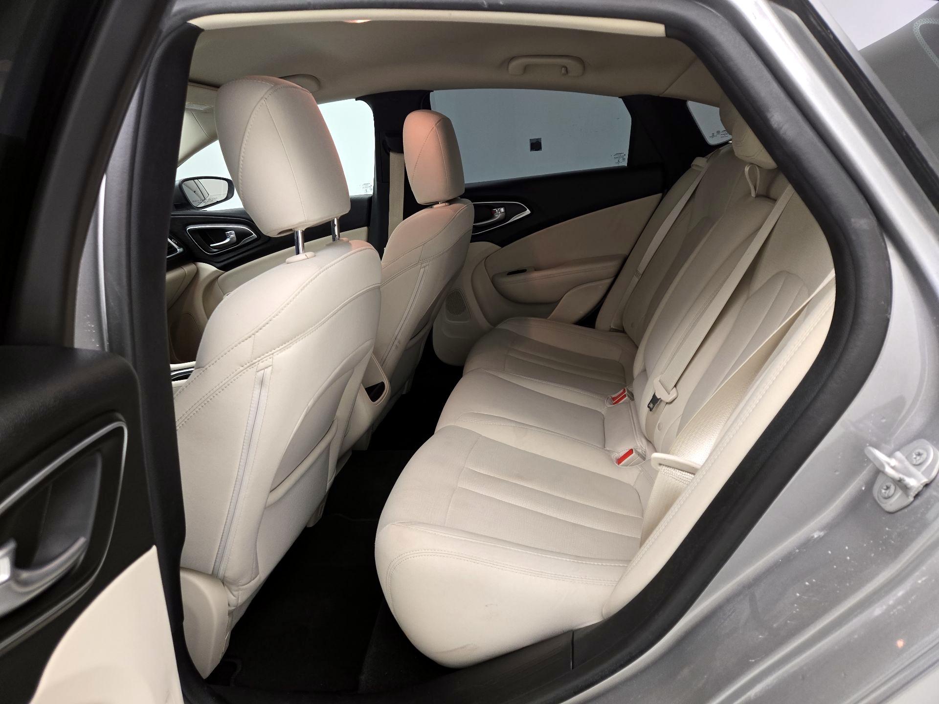 Thumbnail: 2016 Chrysler 200 - 19