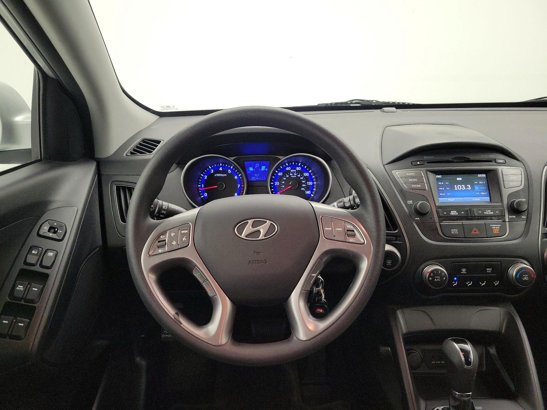 Thumbnail: 2015 Hyundai Tucson - 10