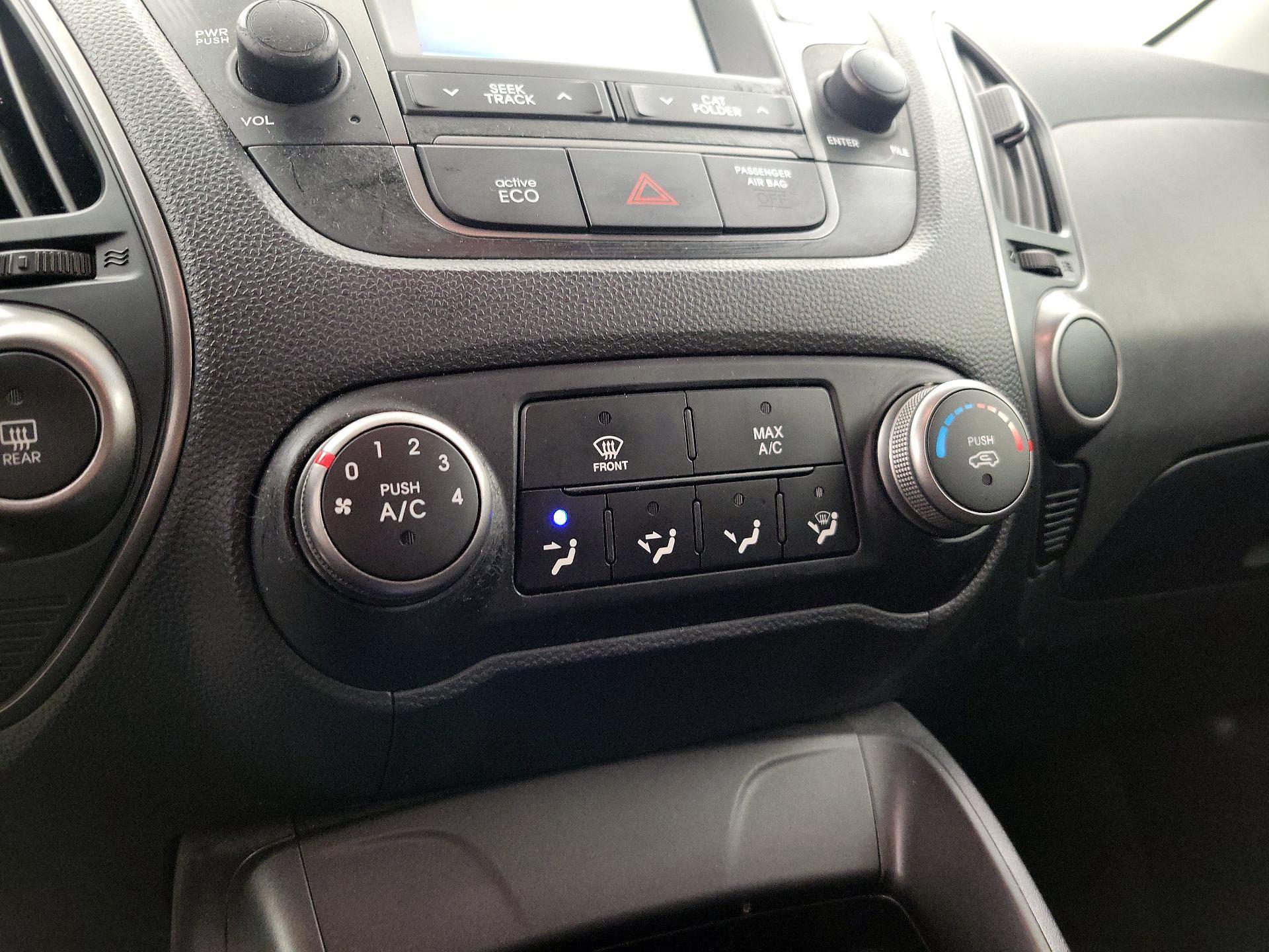 Thumbnail: 2015 Hyundai Tucson - 16