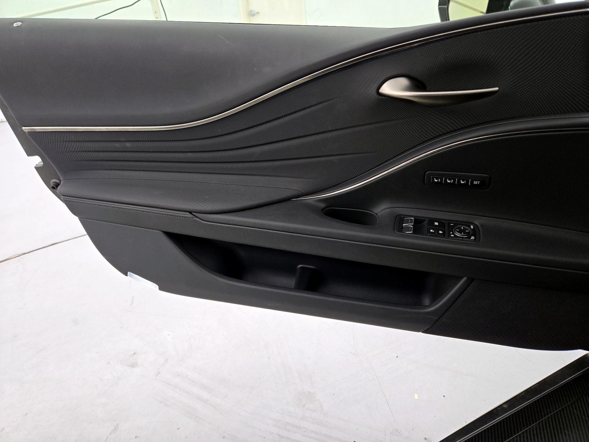 Thumbnail: 2021 Lexus LC - 12