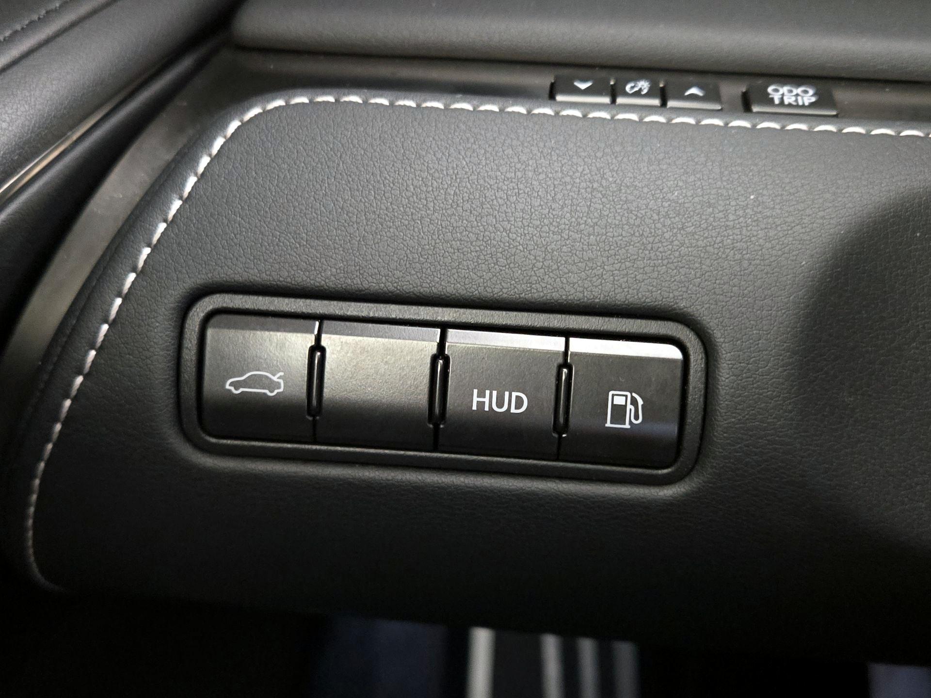 Thumbnail: 2021 Lexus LC - 13