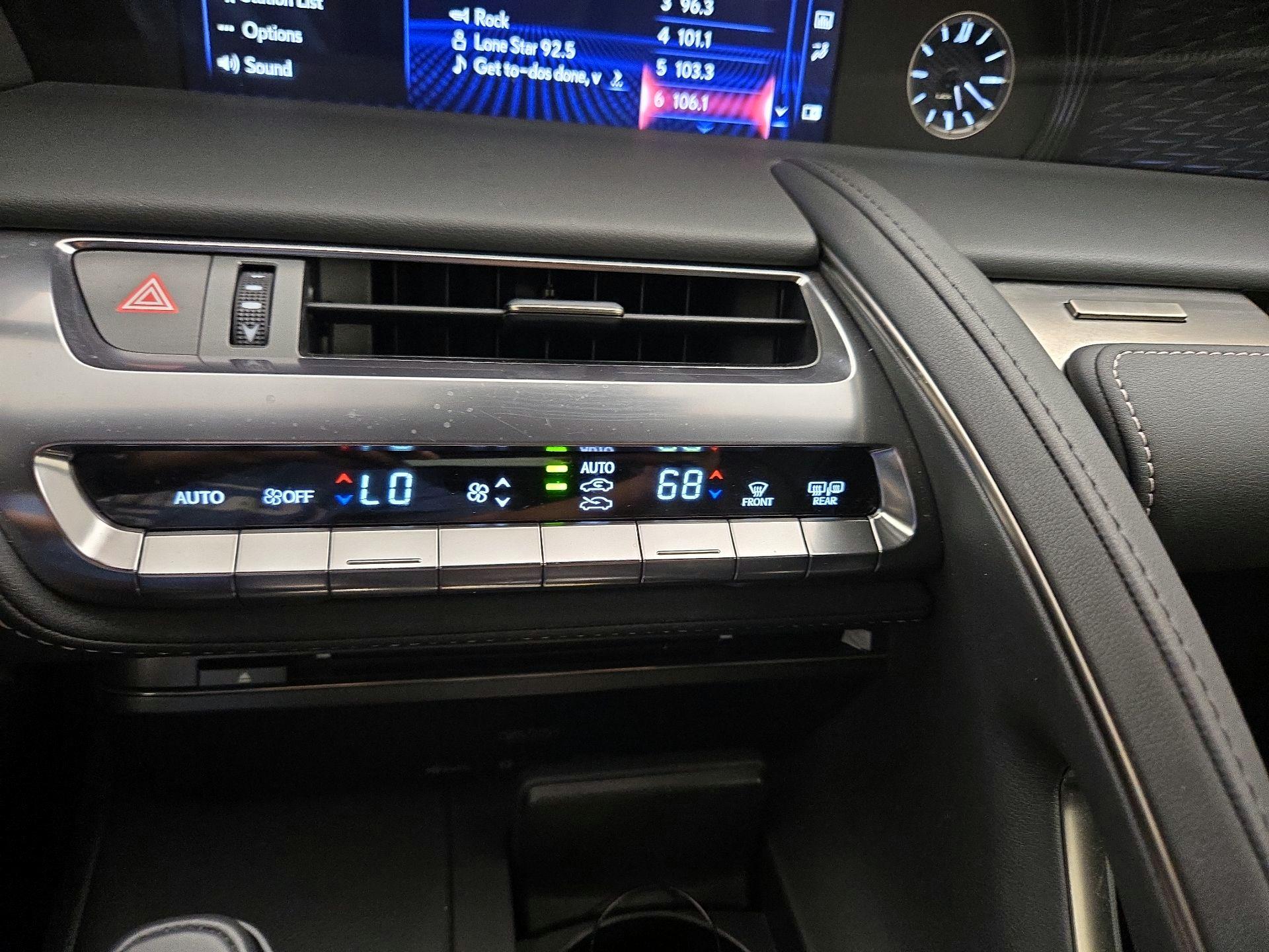 Thumbnail: 2021 Lexus LC - 17