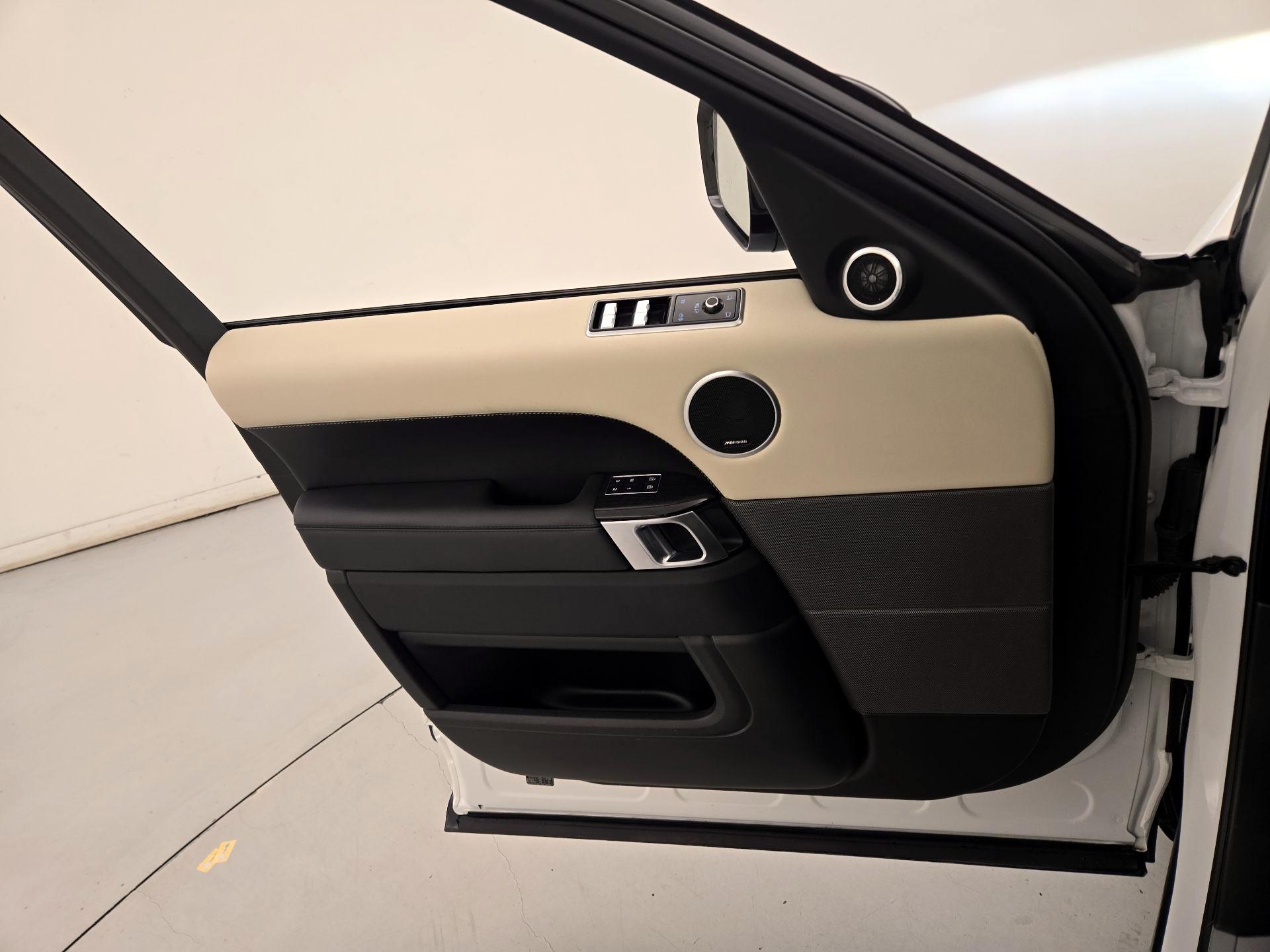 Thumbnail: 2022 Land Rover Range Rover Sport - 12