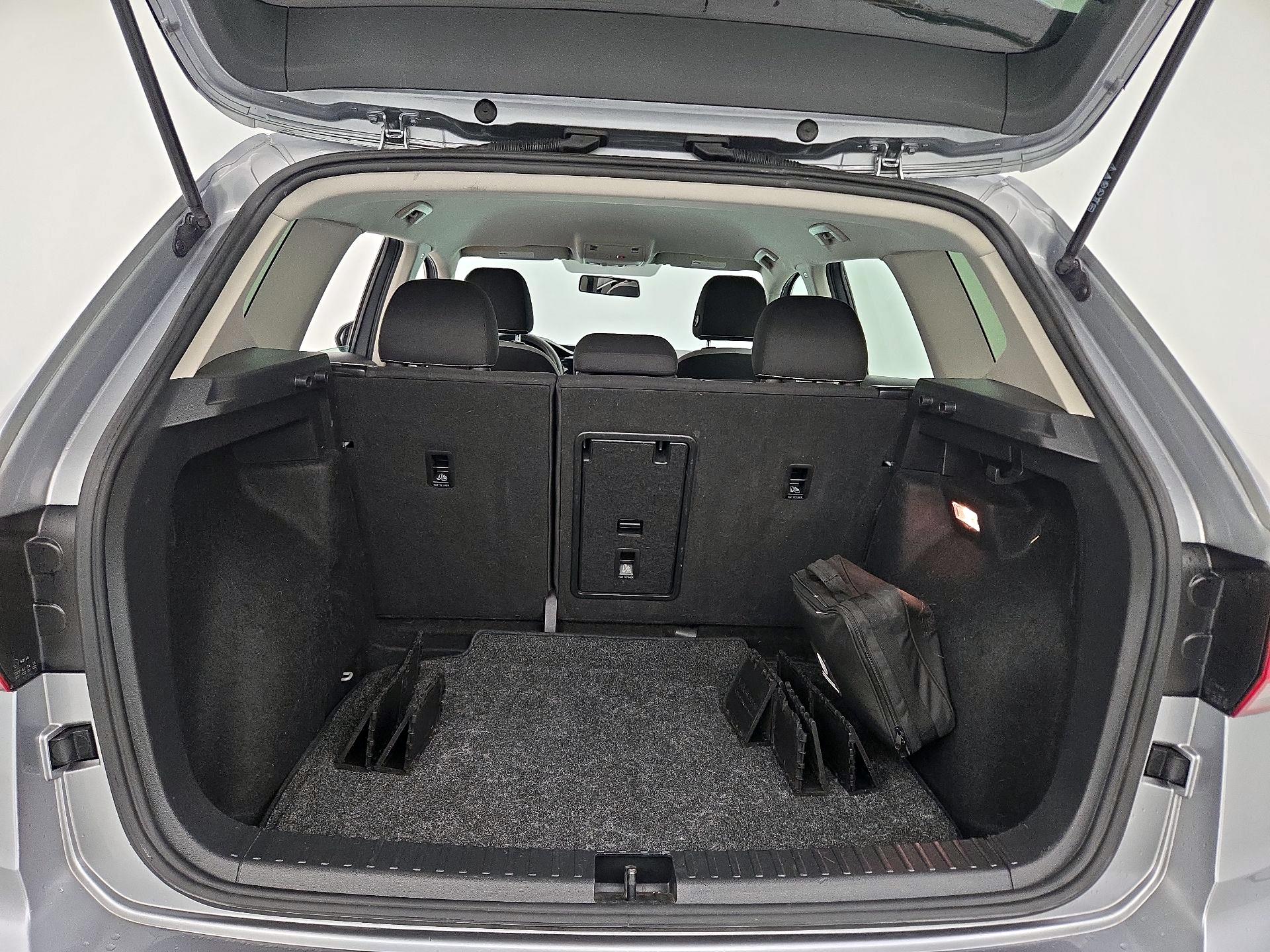 Thumbnail: 2022 Volkswagen Taos - 20