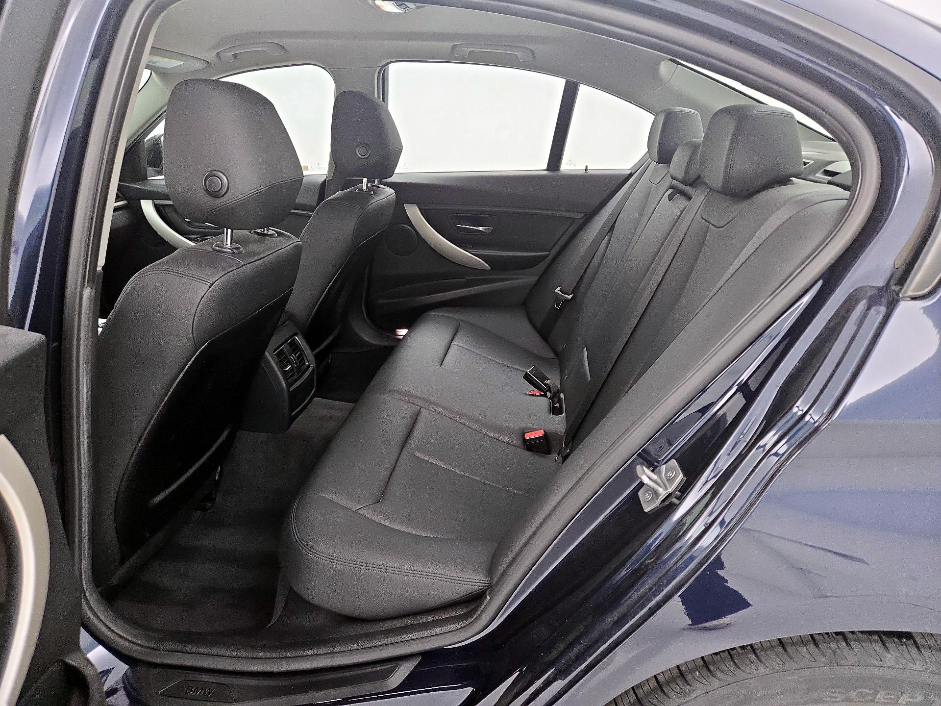 Thumbnail: 2016 BMW 3 Series - 20