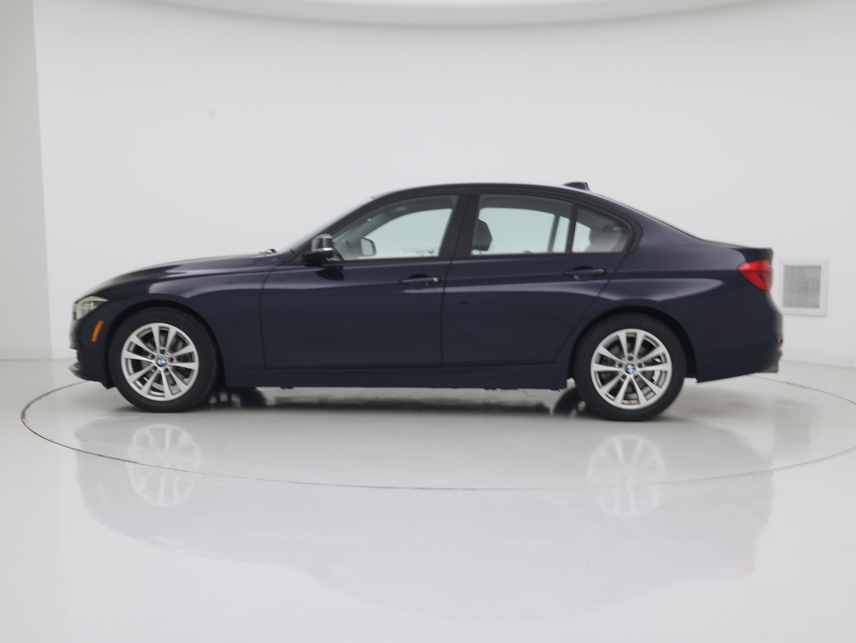 Thumbnail: 2016 BMW 3 Series - 3