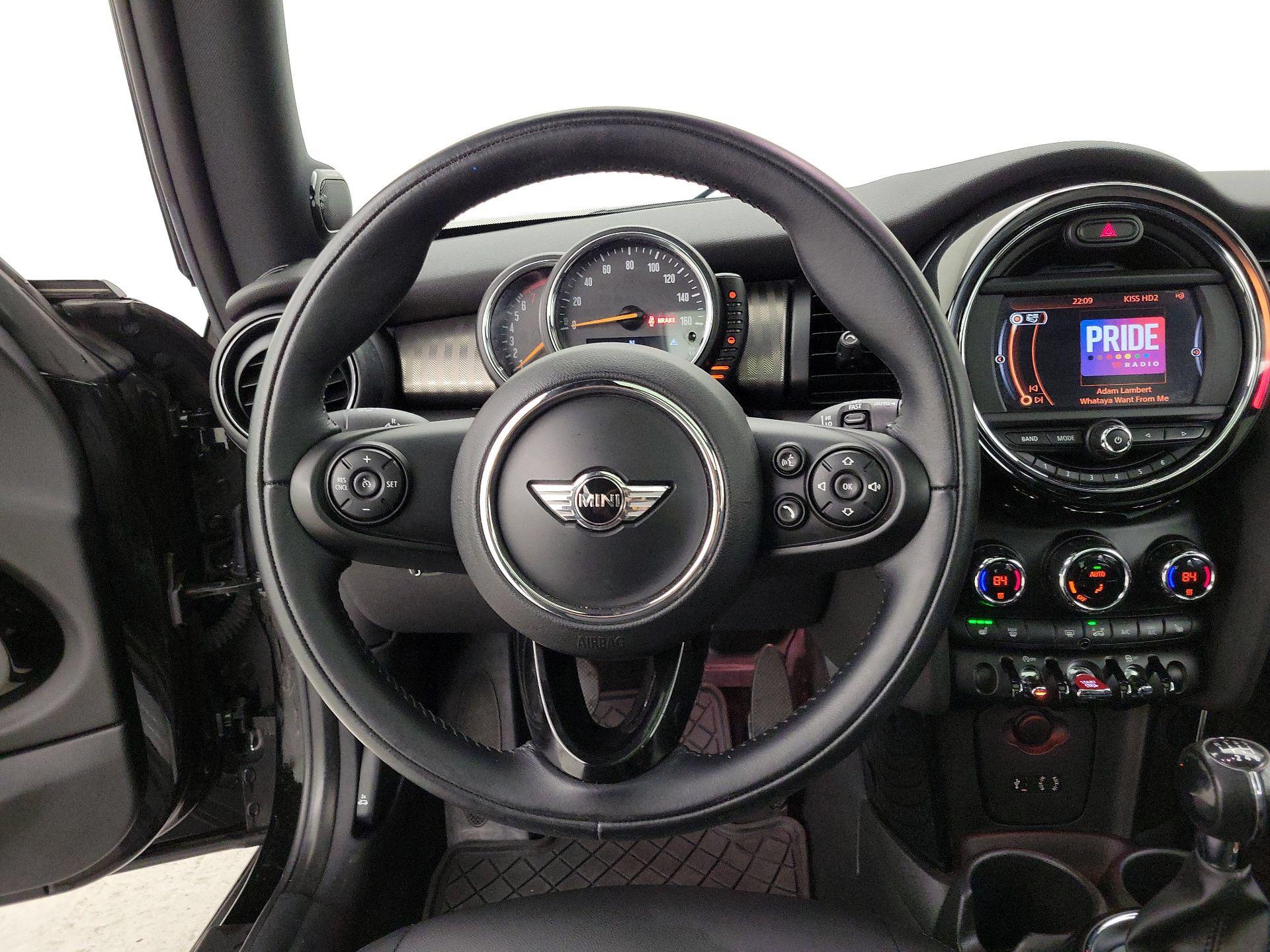 Thumbnail: 2016 MINI Cooper Hardtop - 10