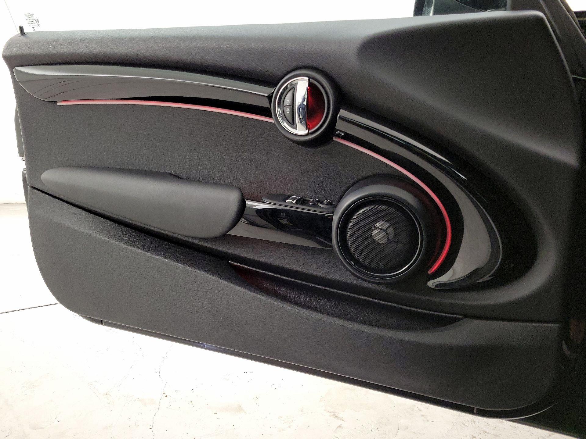 Thumbnail: 2016 MINI Cooper Hardtop - 12