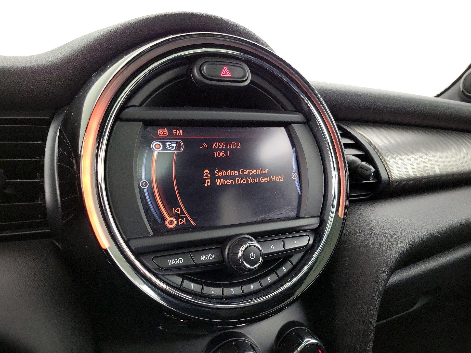 Thumbnail: 2016 MINI Cooper Hardtop - 14