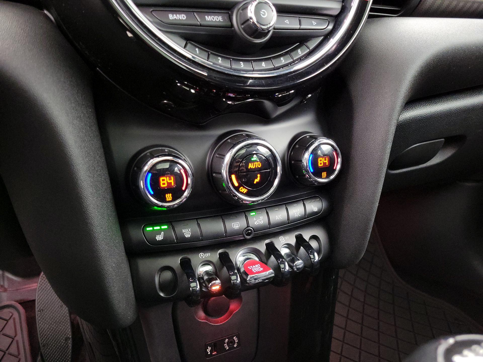 Thumbnail: 2016 MINI Cooper Hardtop - 15