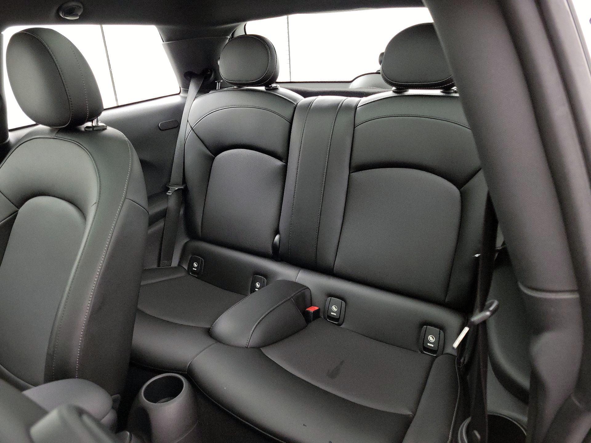 Thumbnail: 2016 MINI Cooper Hardtop - 18