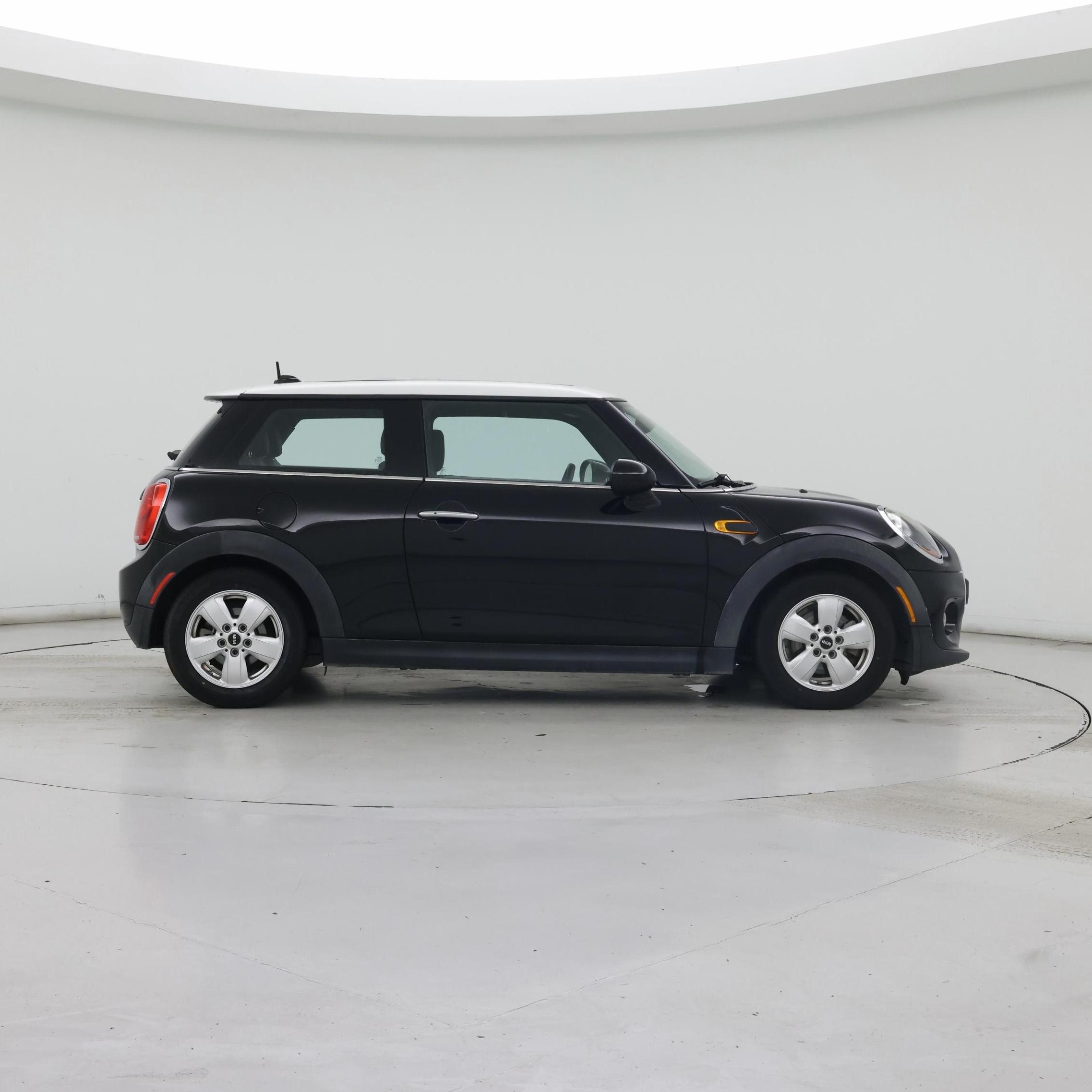 Thumbnail: 2016 MINI Cooper Hardtop - 7