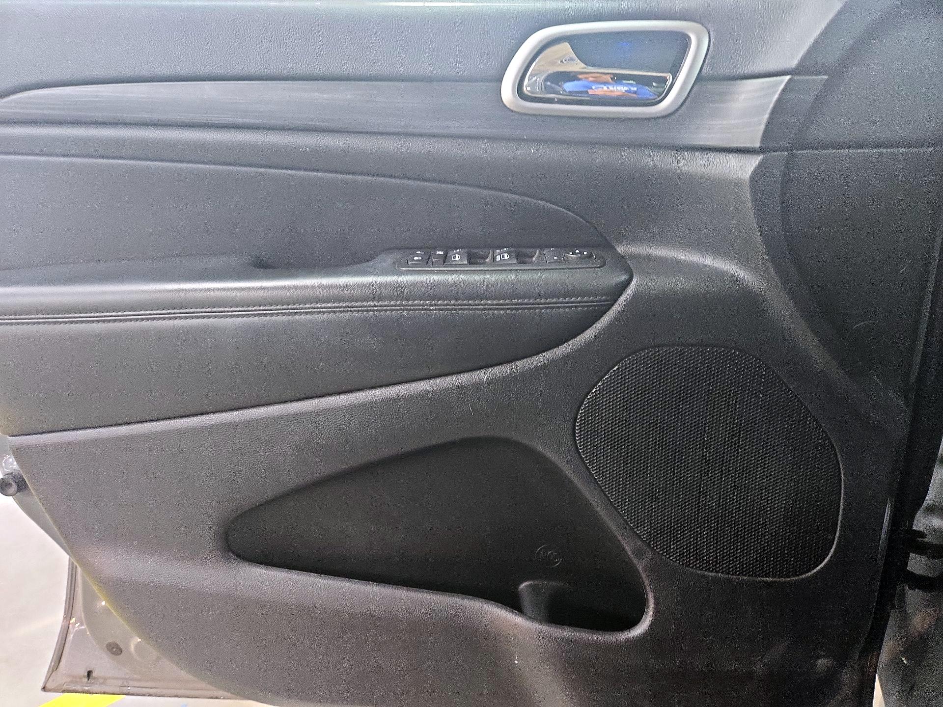 Thumbnail: 2020 Jeep Grand Cherokee - 12