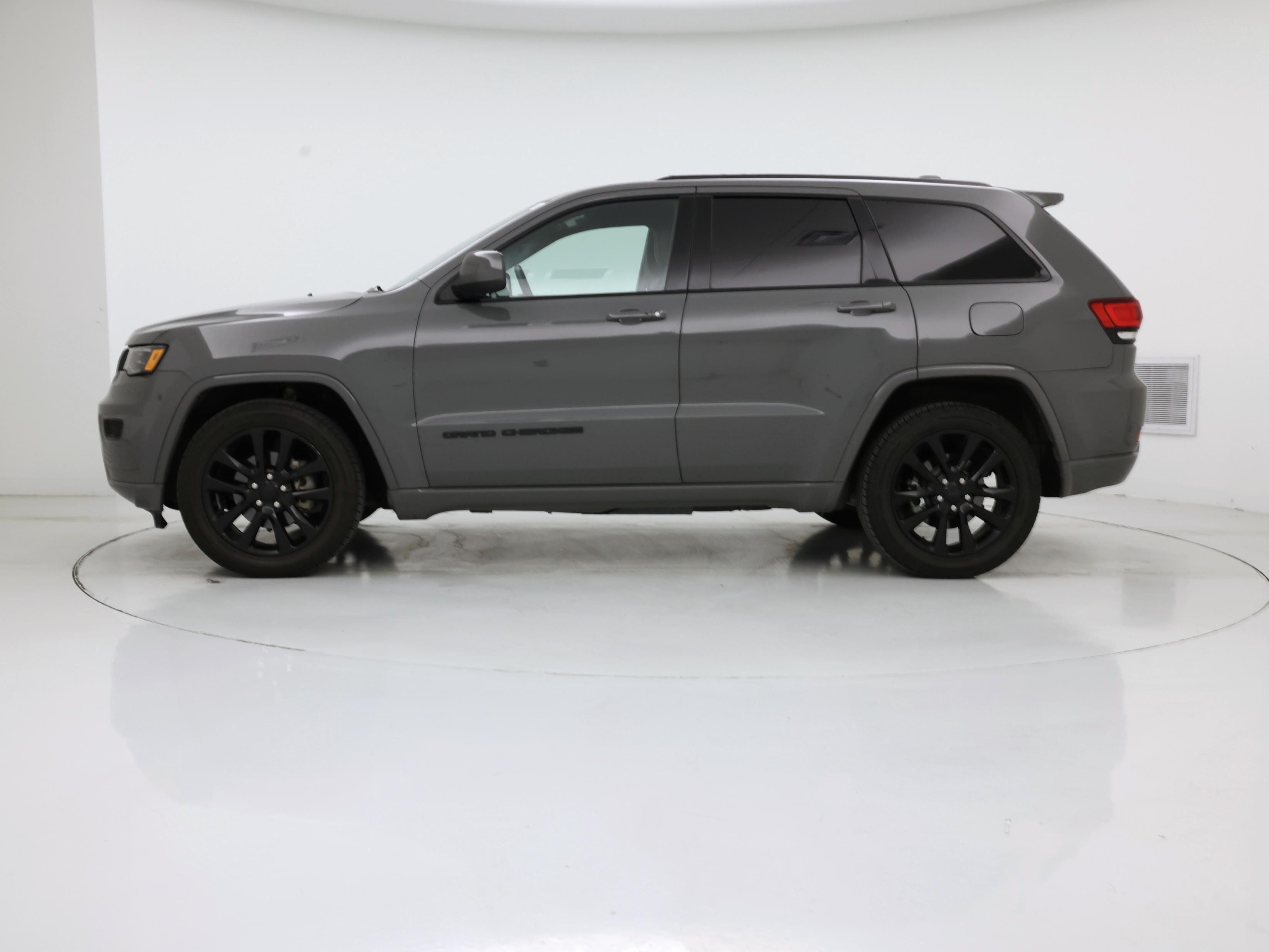 Thumbnail: 2020 Jeep Grand Cherokee - 3