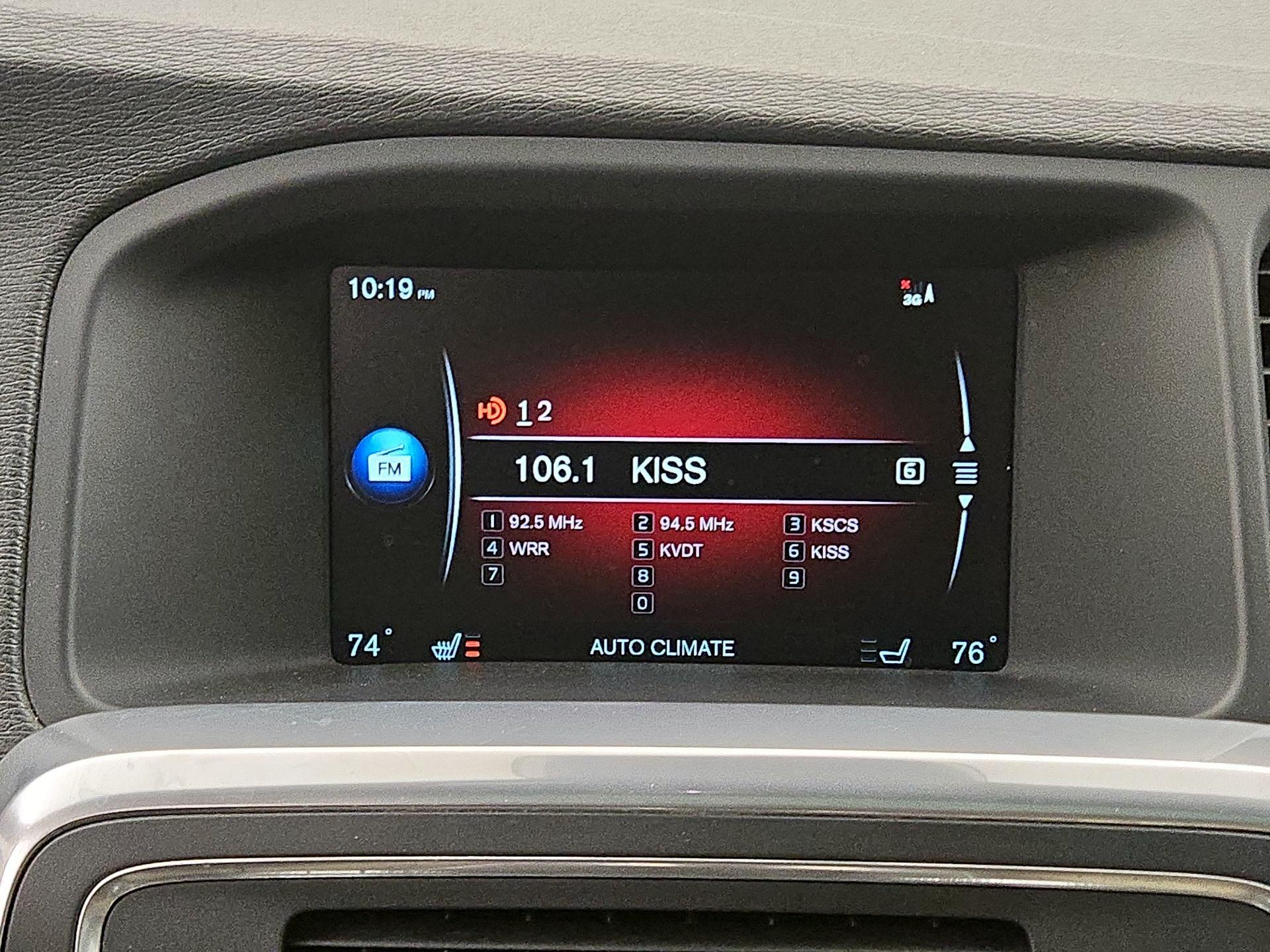 Thumbnail: 2015 Volvo V60 - 16