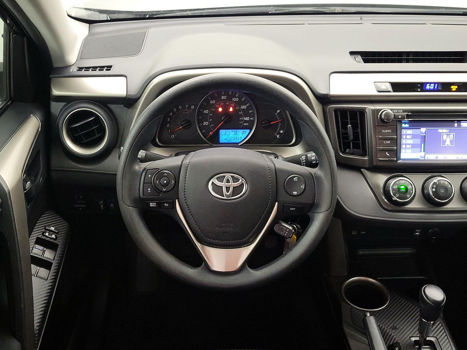 Thumbnail: 2015 Toyota RAV4 - 10