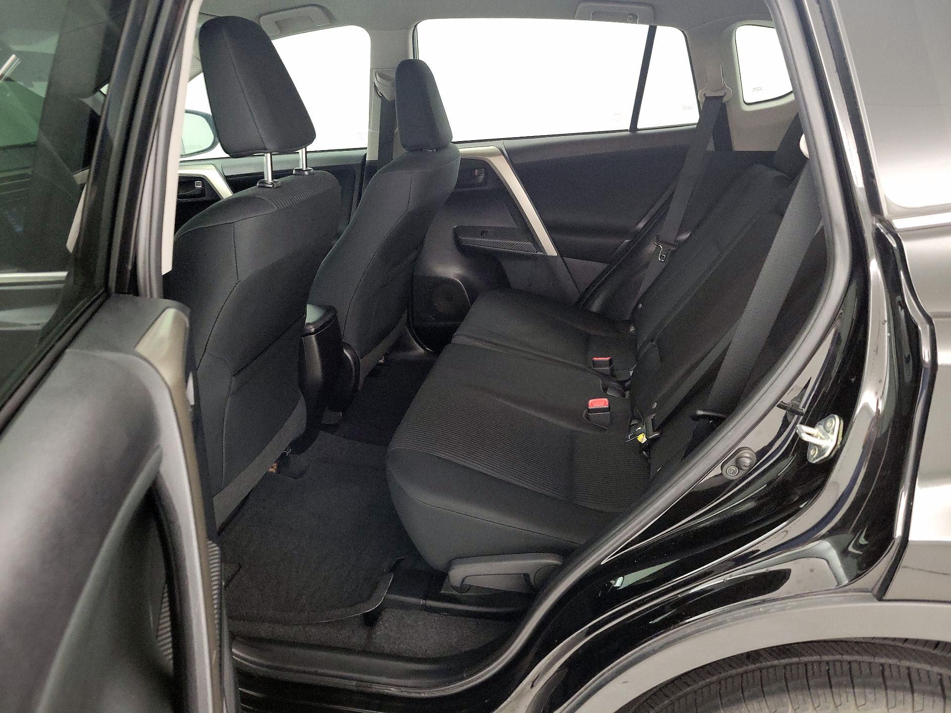 Thumbnail: 2015 Toyota RAV4 - 19