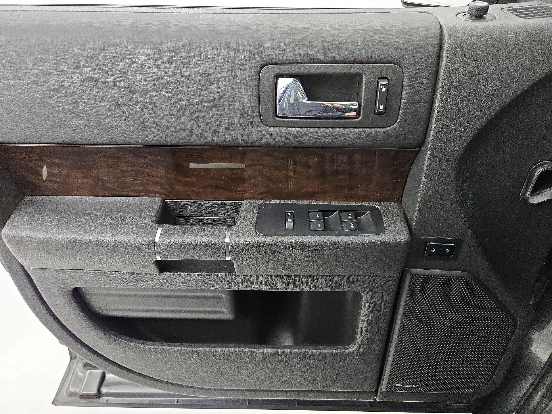 Thumbnail: 2018 Ford Flex - 12