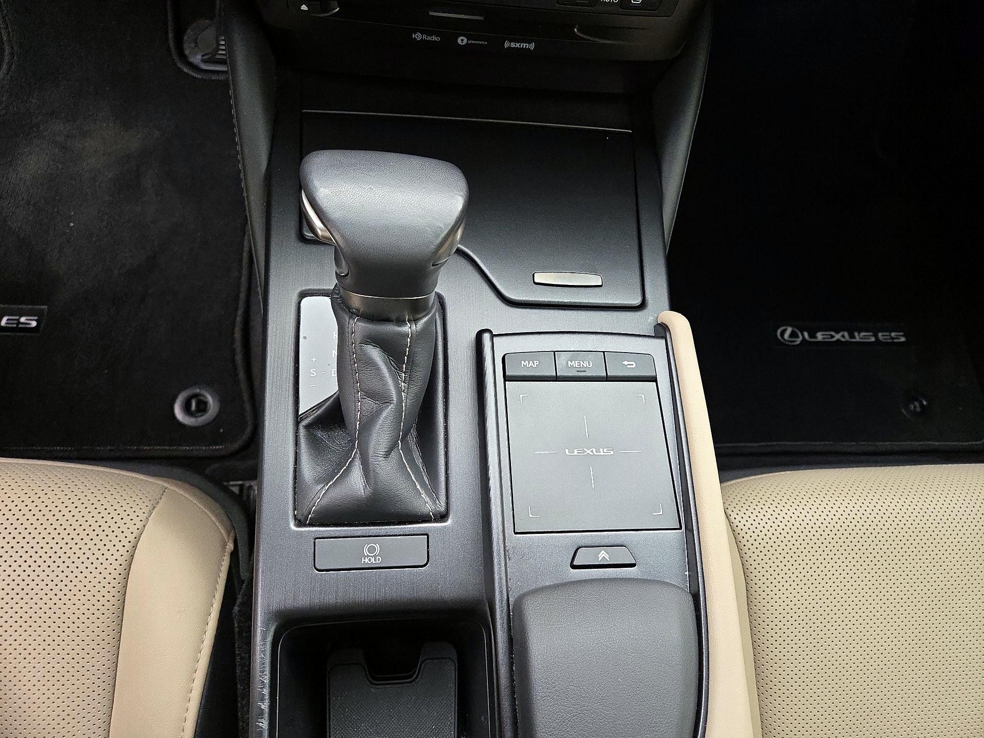 Thumbnail: 2019 Lexus ES - 17