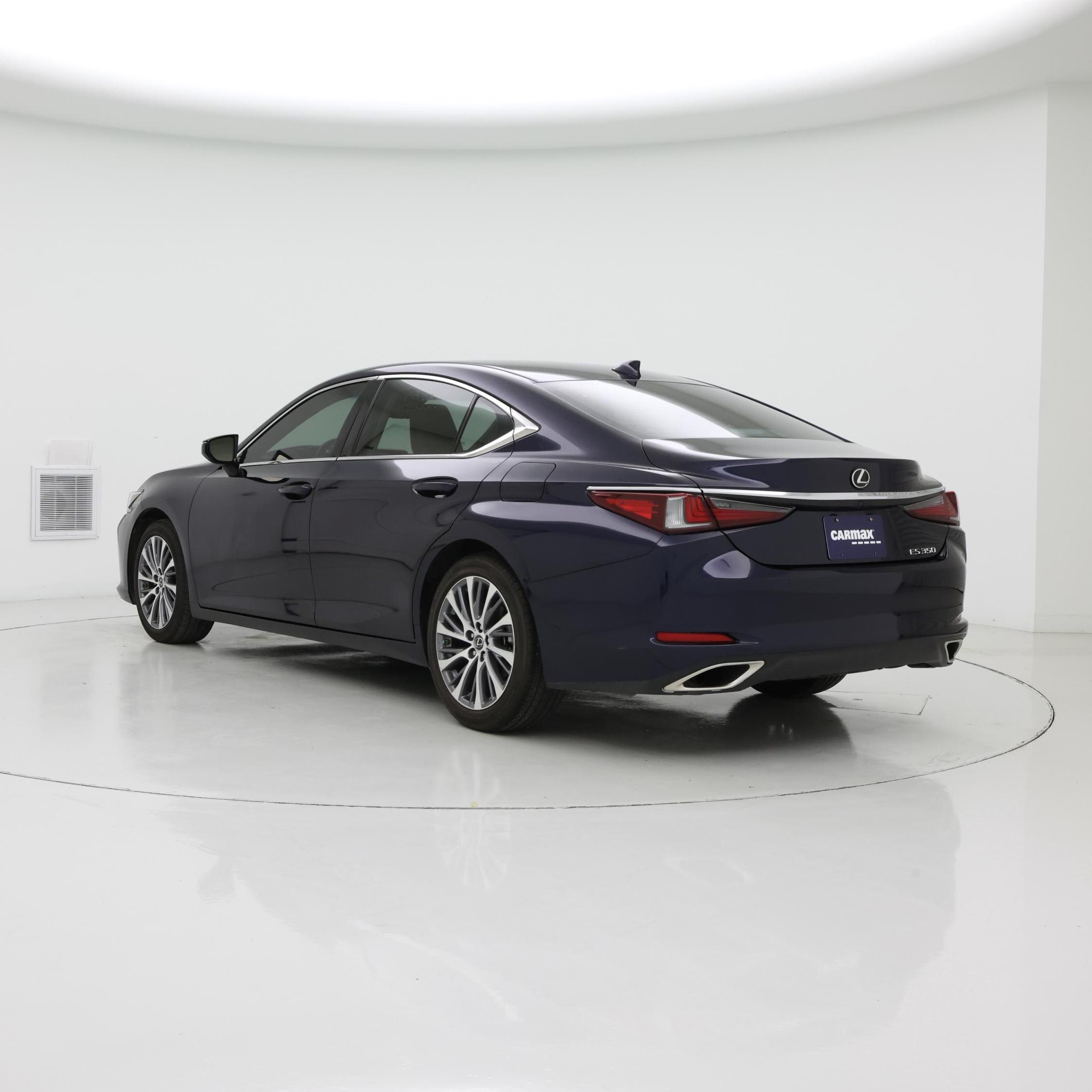 Thumbnail: 2019 Lexus ES - 2