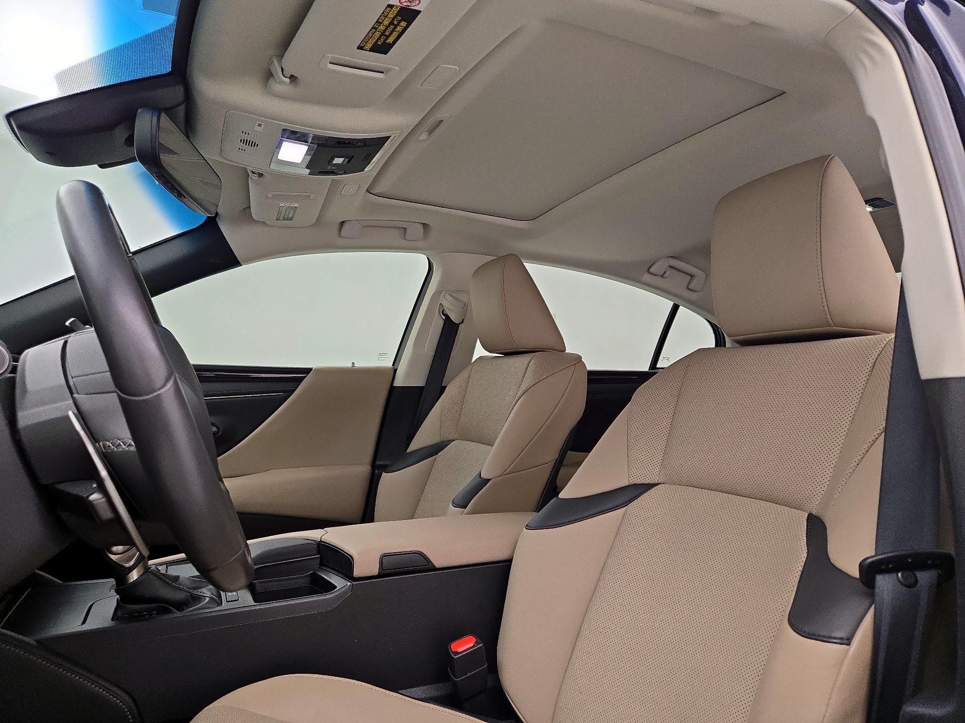 Thumbnail: 2019 Lexus ES - 19