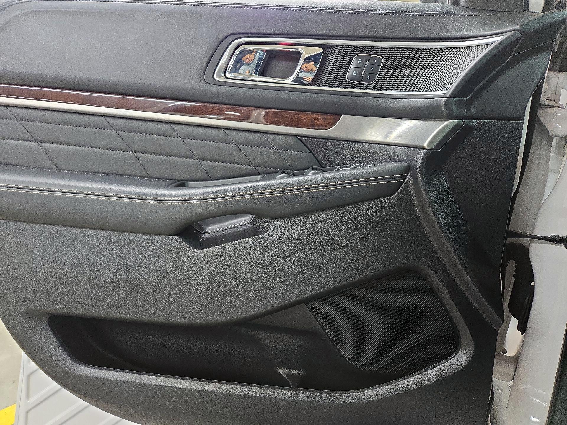 Thumbnail: 2016 Ford Explorer - 12