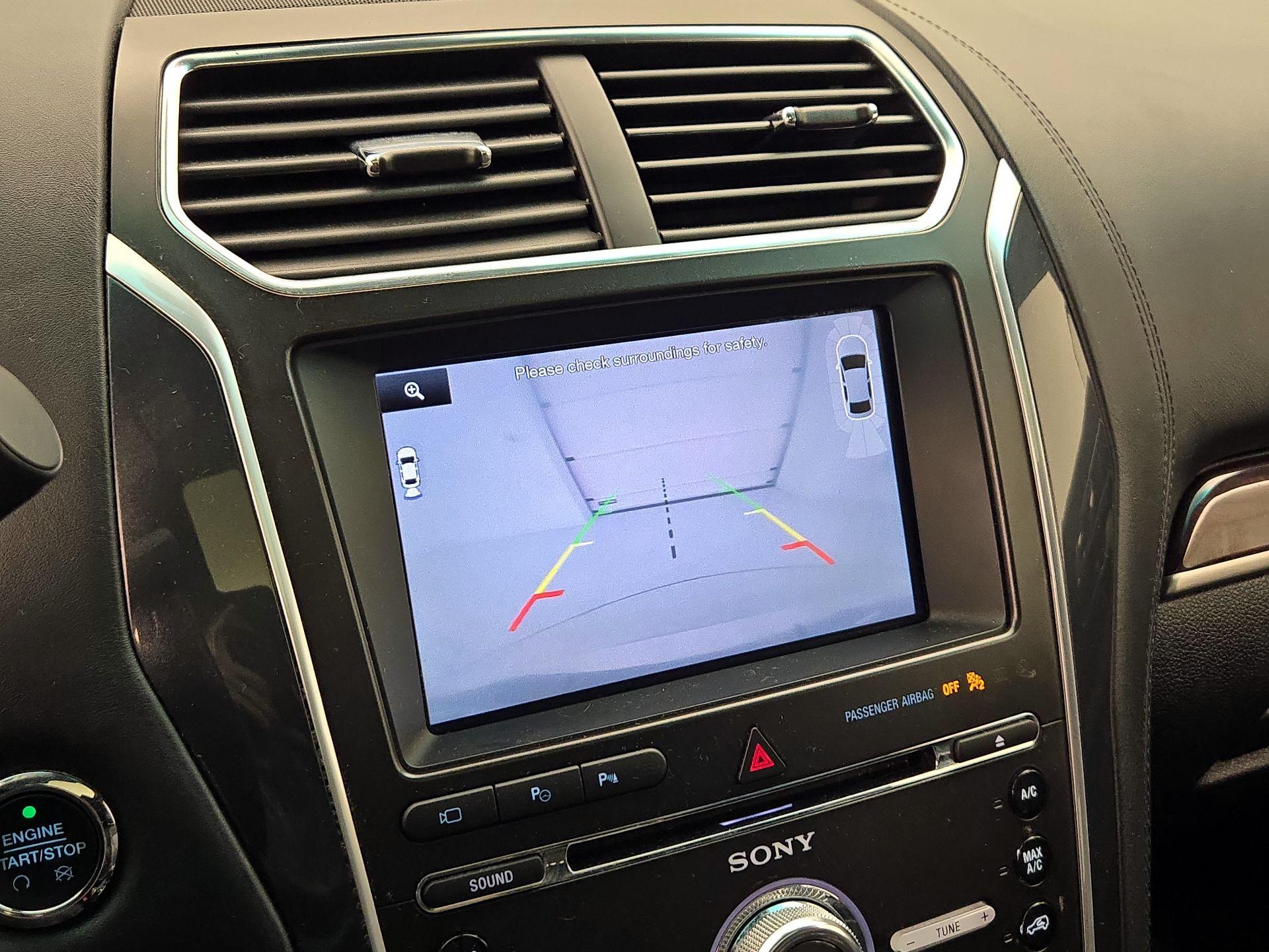 Thumbnail: 2016 Ford Explorer - 15