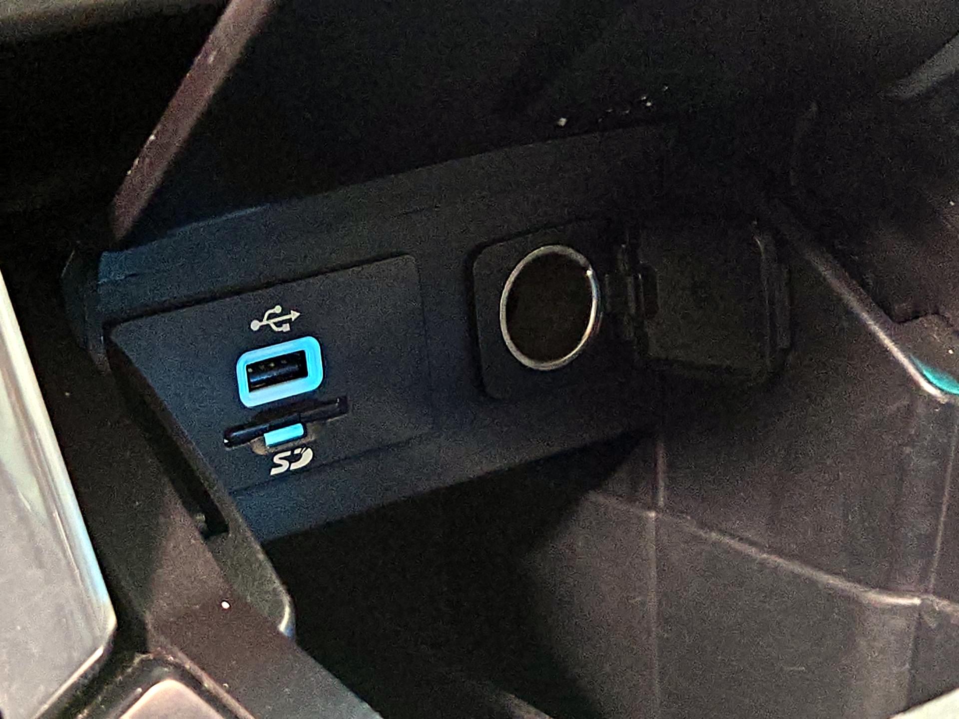 Thumbnail: 2016 Ford Explorer - 19