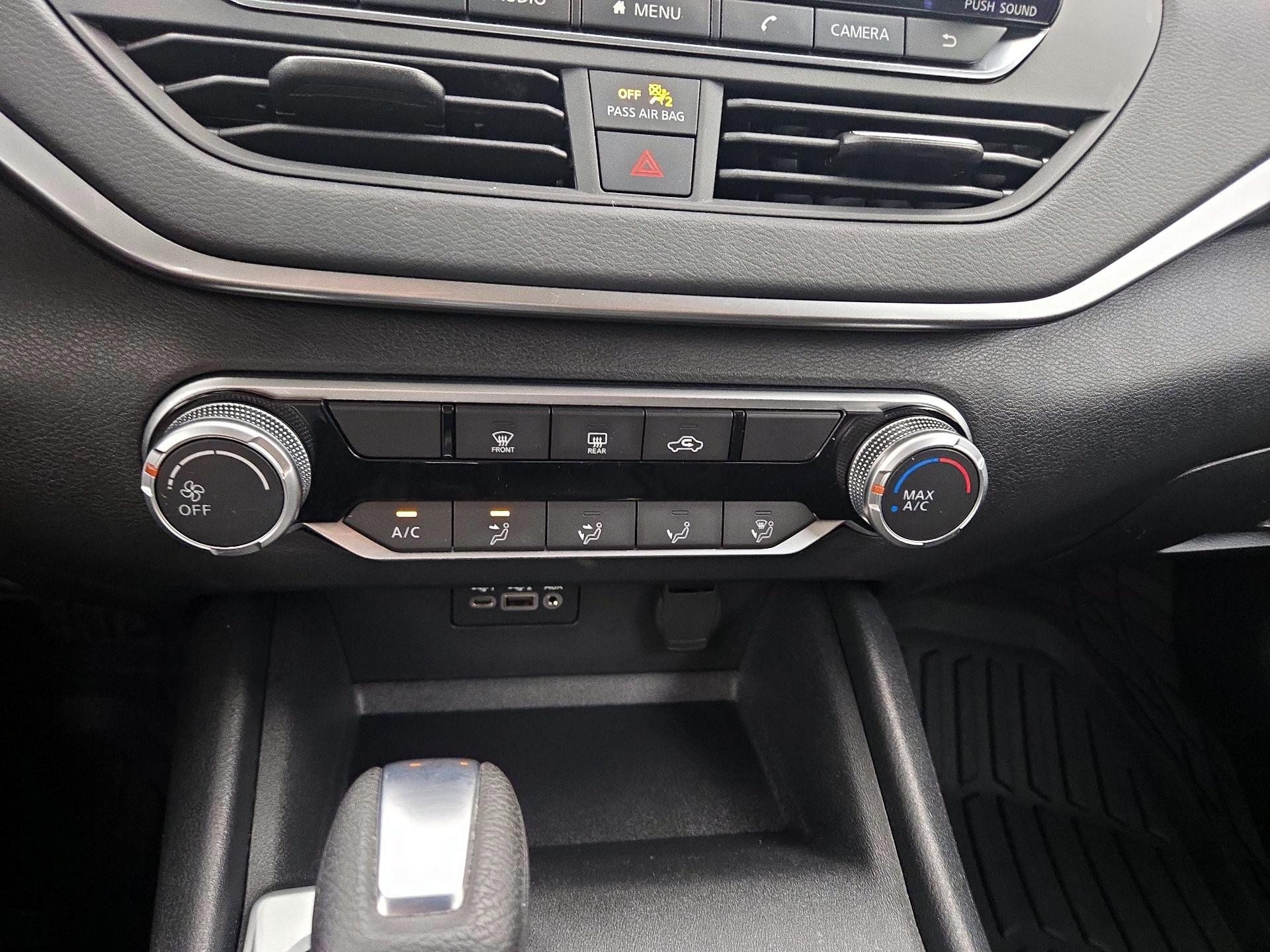 Thumbnail: 2020 Nissan Altima - 16