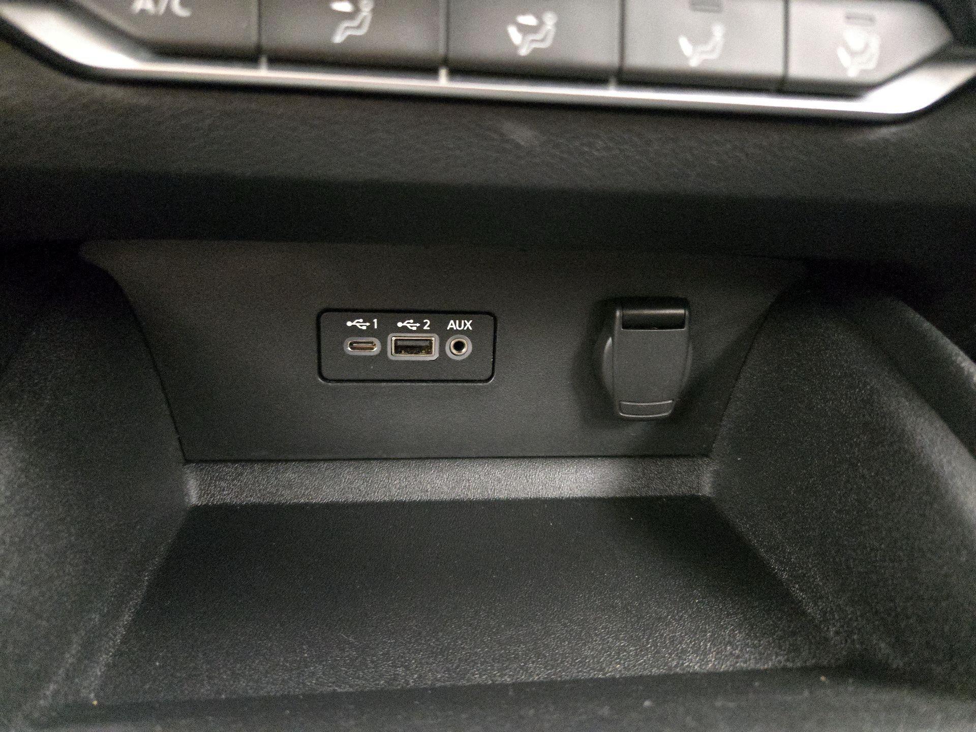 Thumbnail: 2020 Nissan Altima - 18