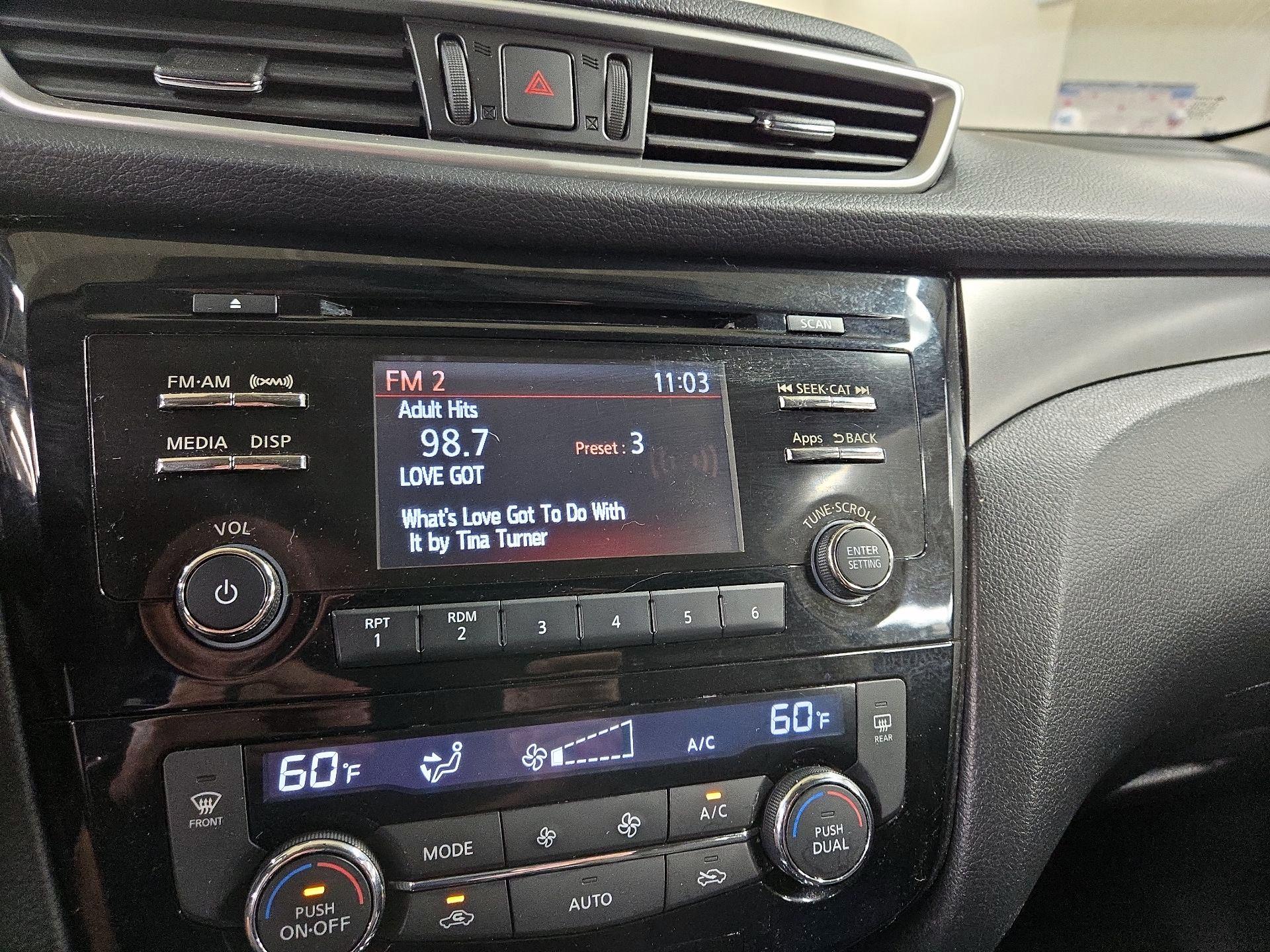 Thumbnail: 2015 Nissan Rogue - 15