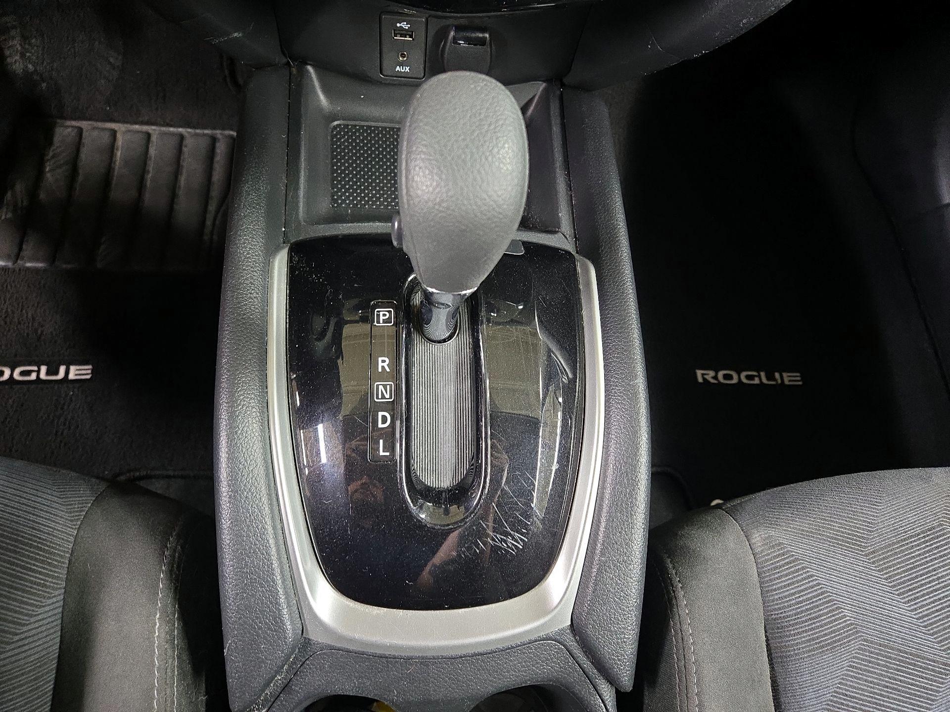 Thumbnail: 2015 Nissan Rogue - 17